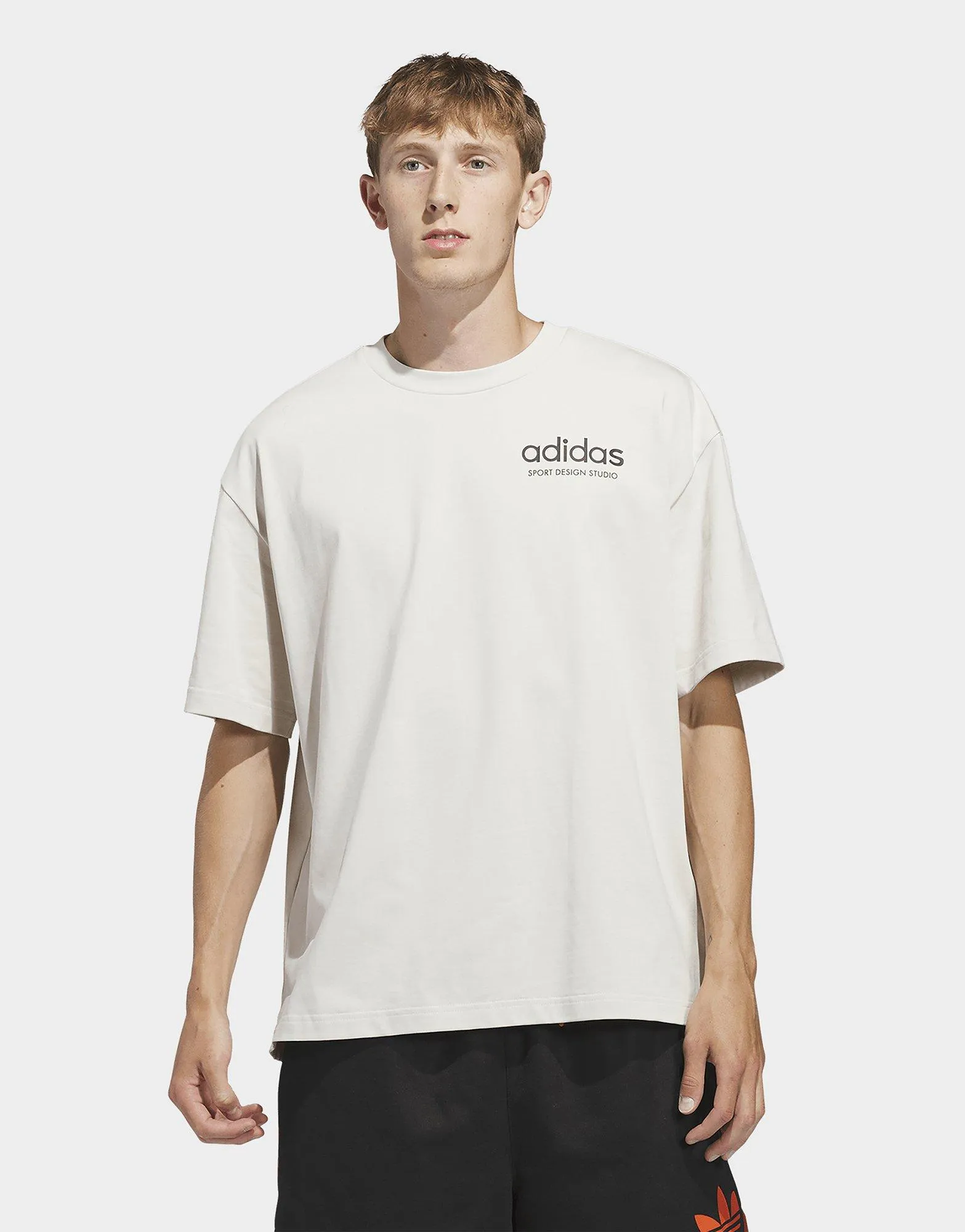 Relaxed and Easy Daily Comfort Sport Design GFX T-Shirt