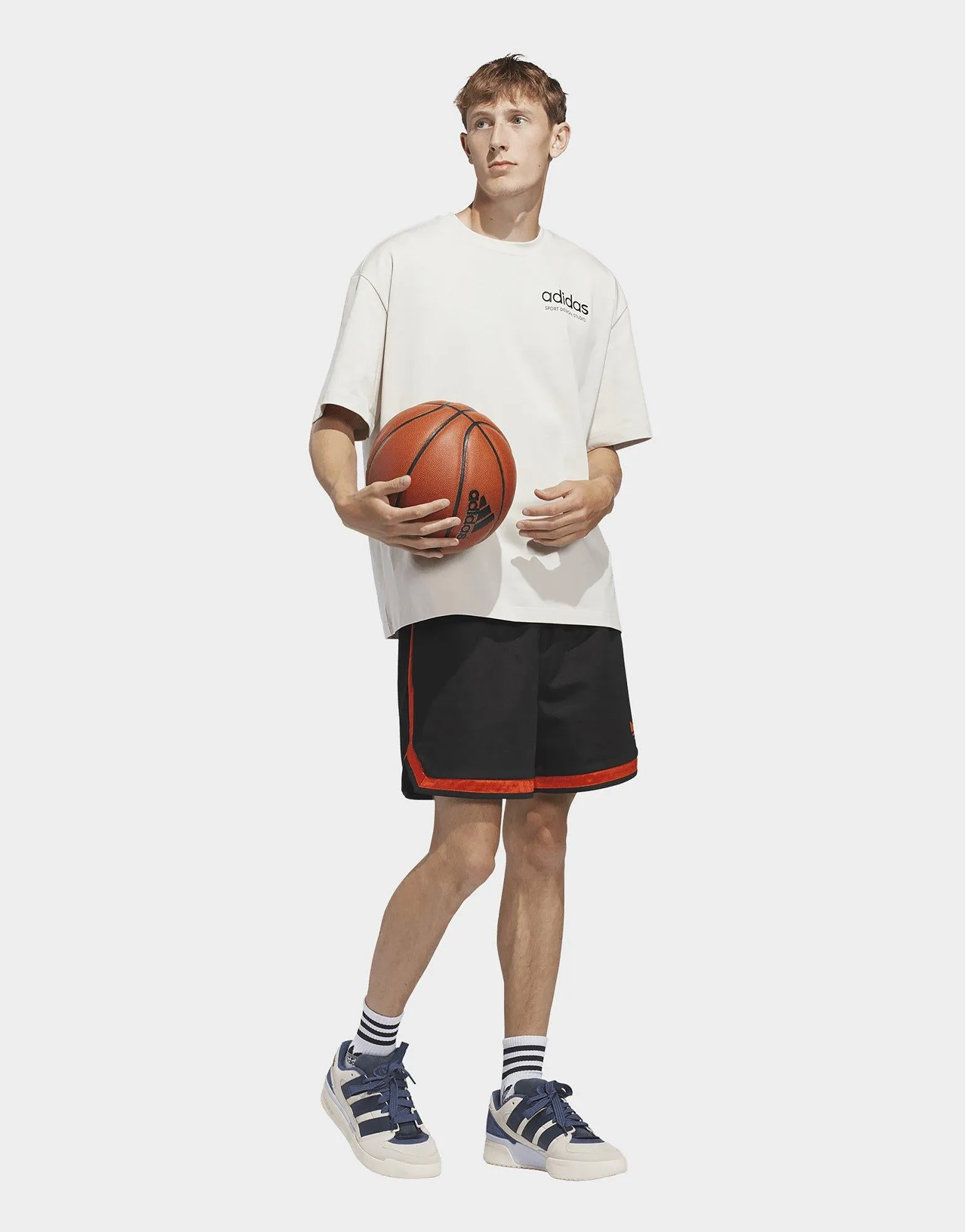 Personalized Outdoor Trend Look Sport Design GFX T-Shirt