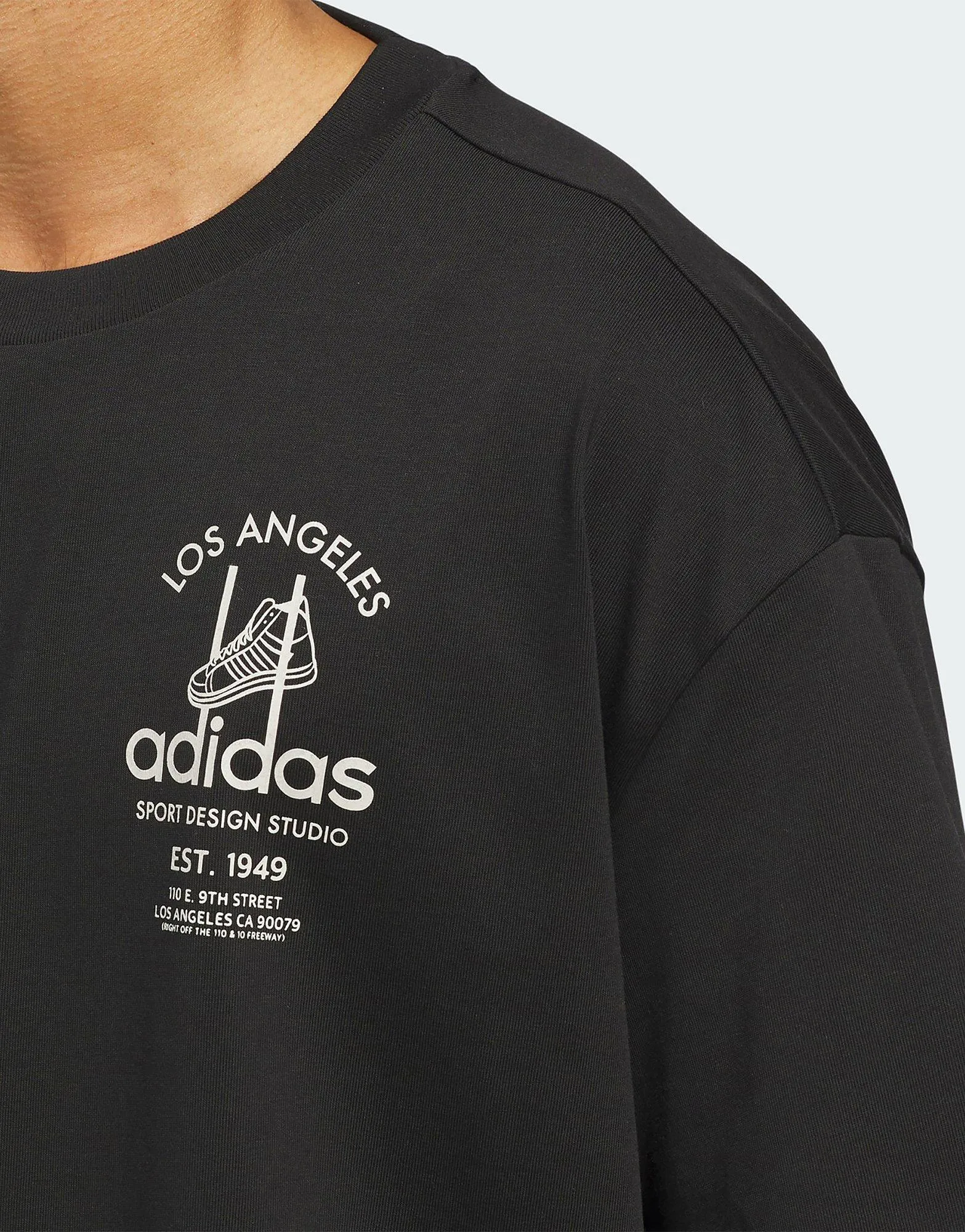Sports Design GFX T-Shirt Stretch Material Comfy Fit