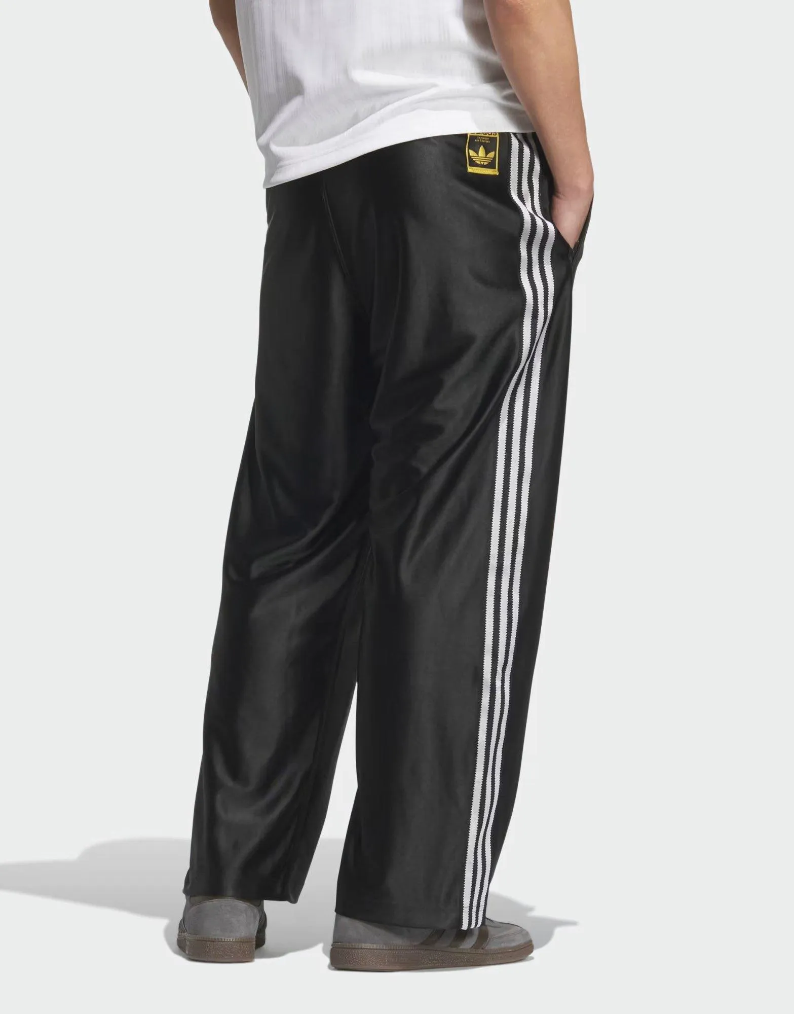 Gym Shorts Capri Sporty Layer Track Pant