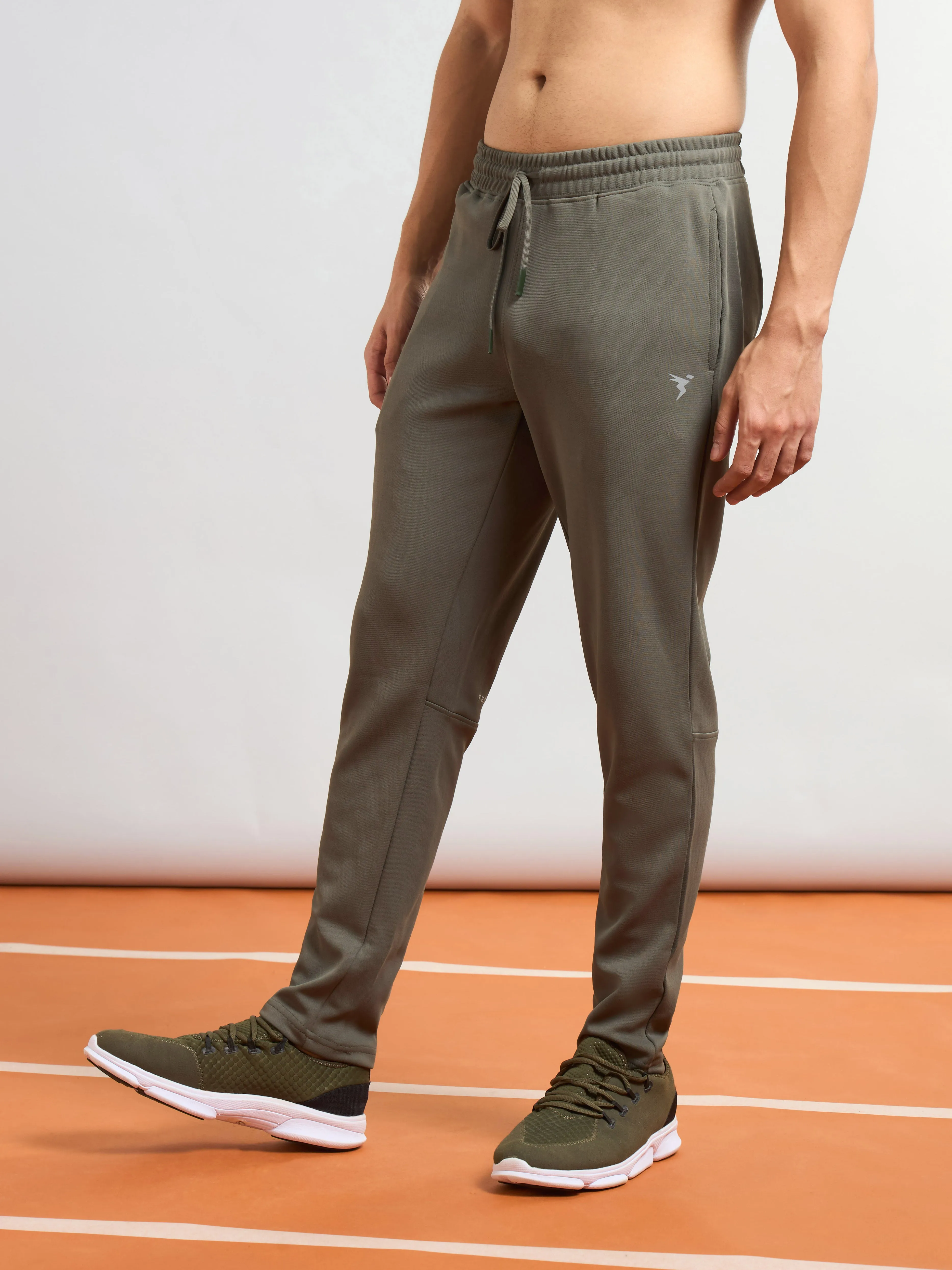 Sporty Design Ultra Light Weave Men Solid Slim Fit Trackpants with ELASTO PLUS