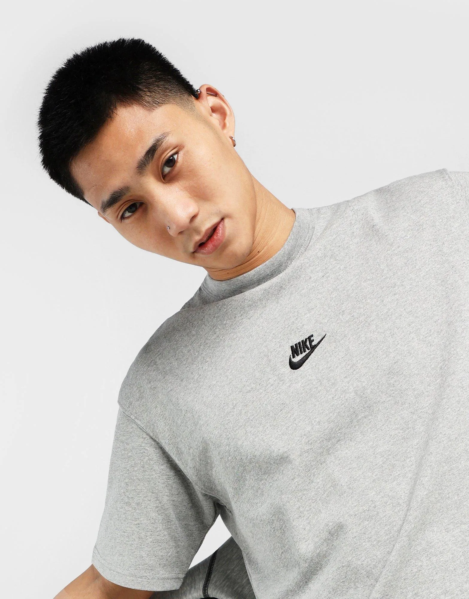 Everyday apparel Sportswear Essentials T-Shirt