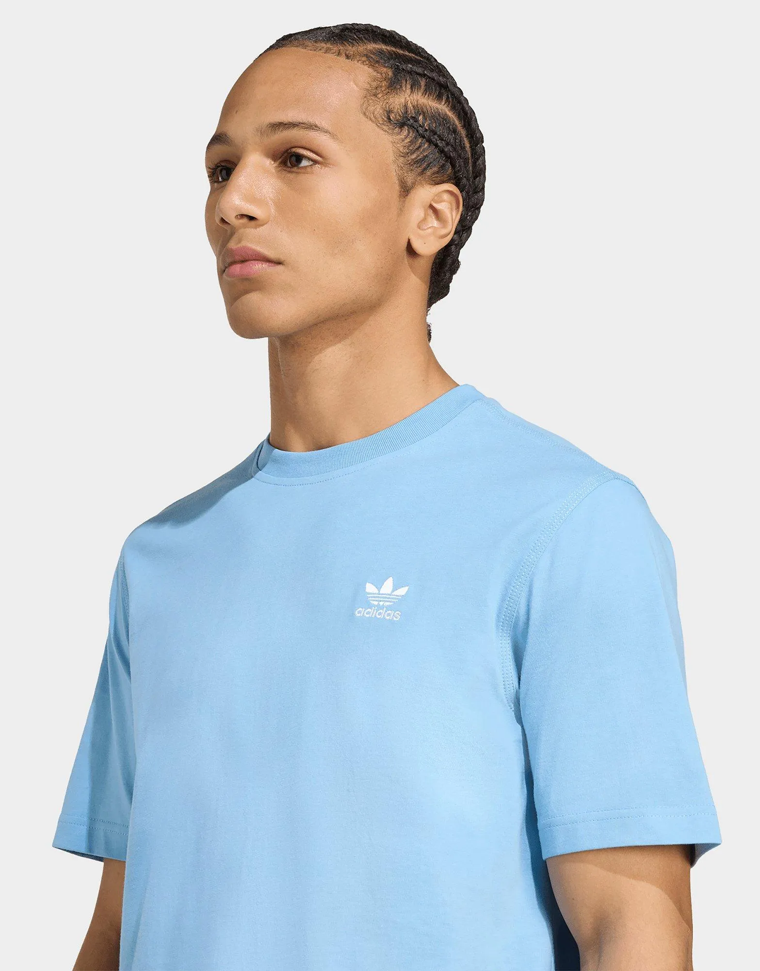Trefoil Essentials T-Shirt Sporty and Stylish Curved Hemline