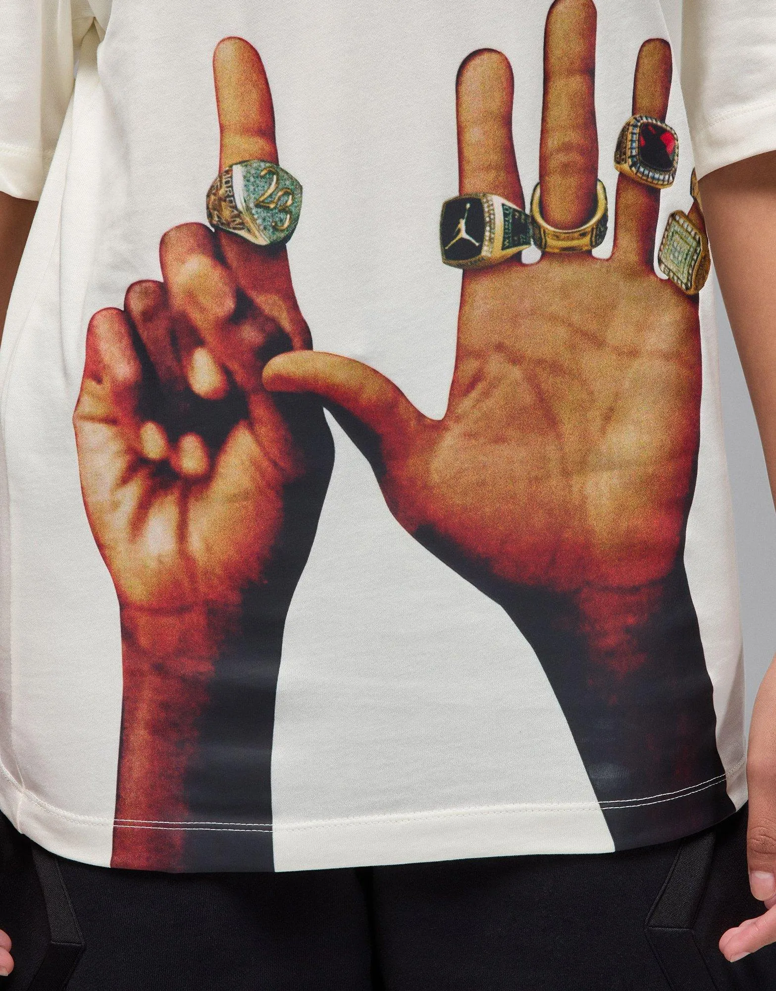 Everyday Chic Simple Comfort Flight MVP Rings T-Shirt (Unisex)