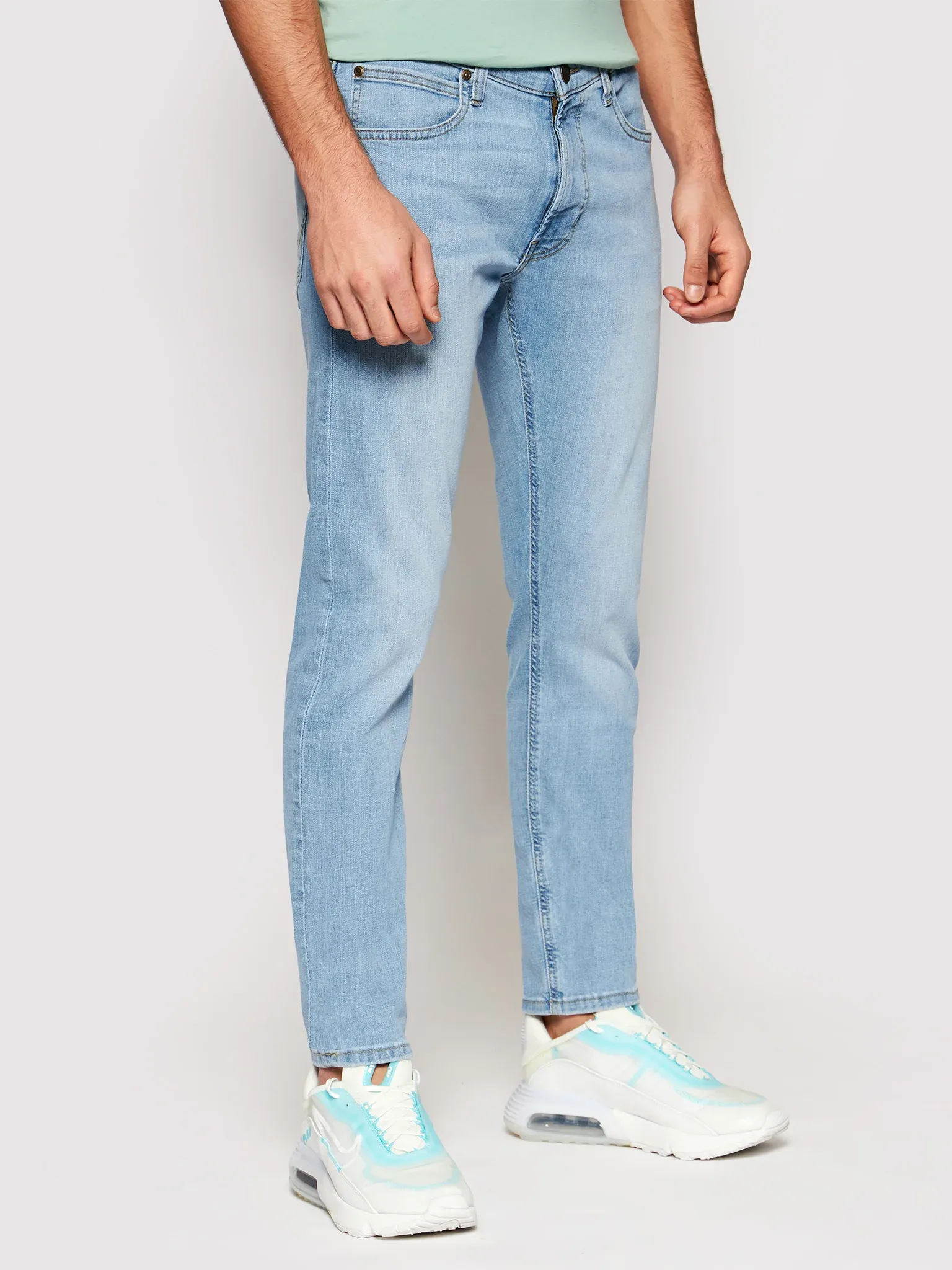 Classic Wear Morning Stroll Comfortable Style Lee Pantalone da uomo in Jeans Luke slim tapered L719NLUH bleached cody