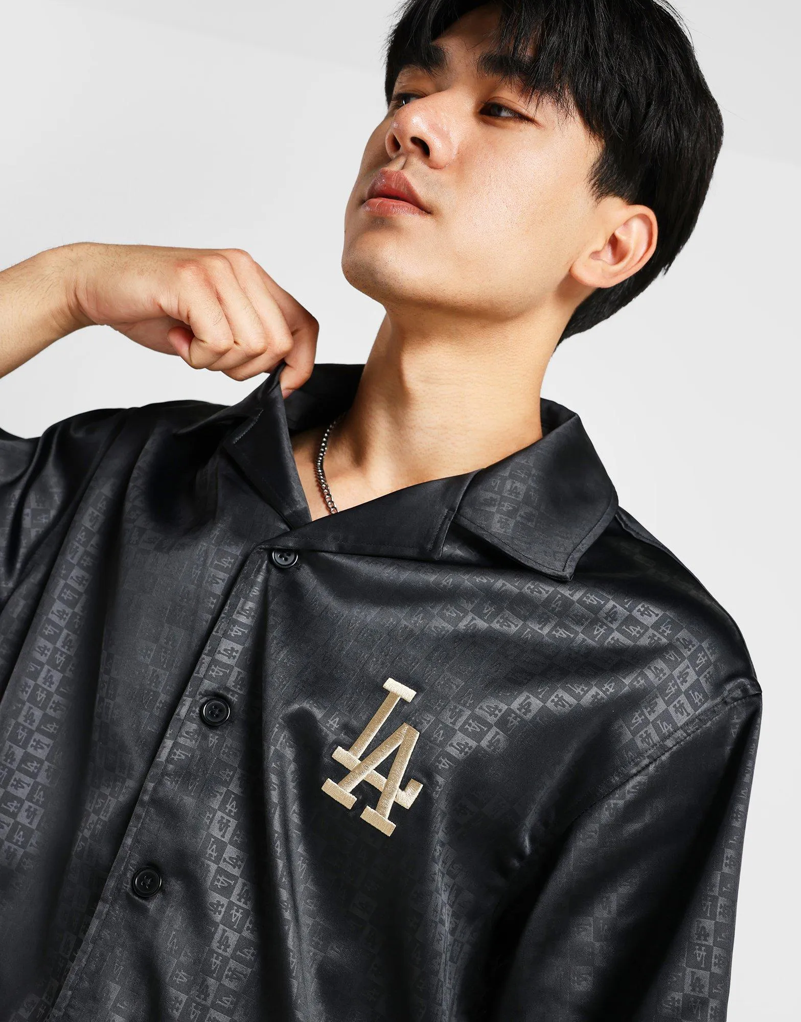 Monogram Shirt Minimalist Design Ribbed Collar Design