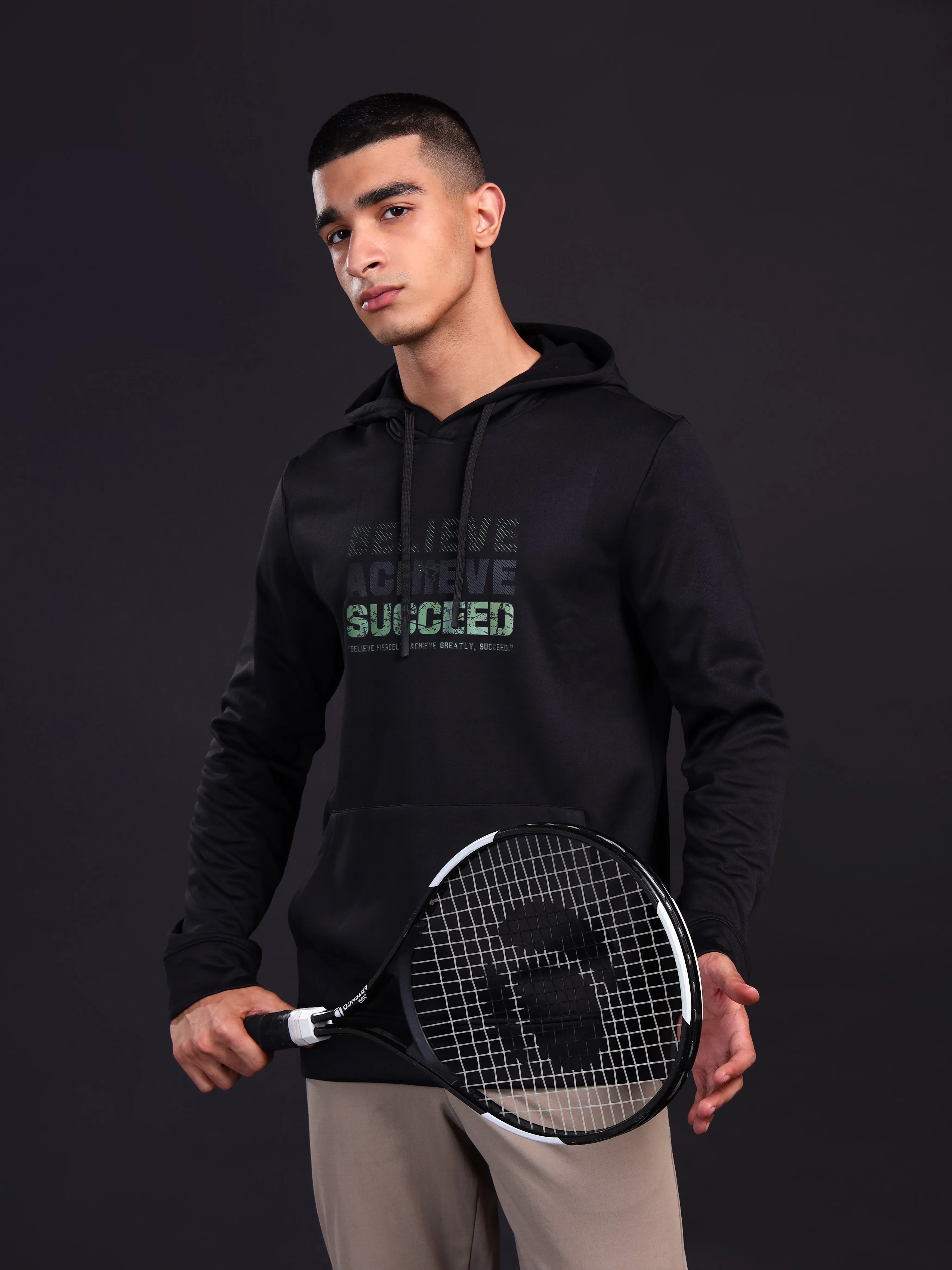 Two-Tone Design Men Printed Slim Fit Hooded Sweatshirt with TECHNOWARM 