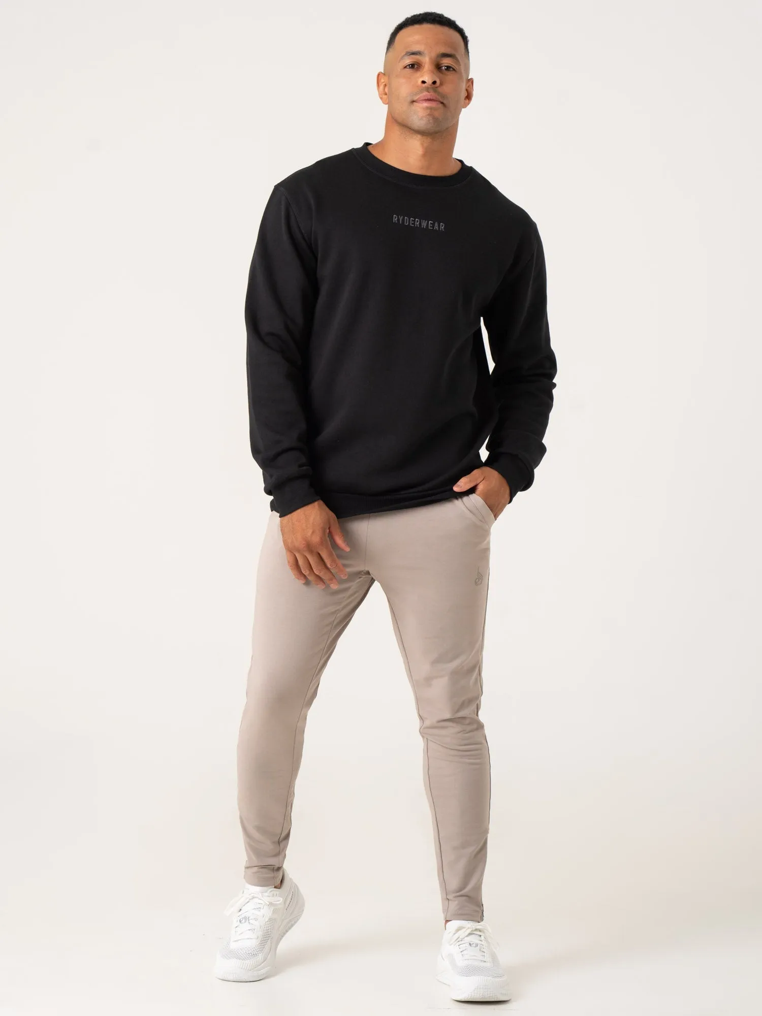 Stylish Fit Cozy Style Pursuit Pullover - Black