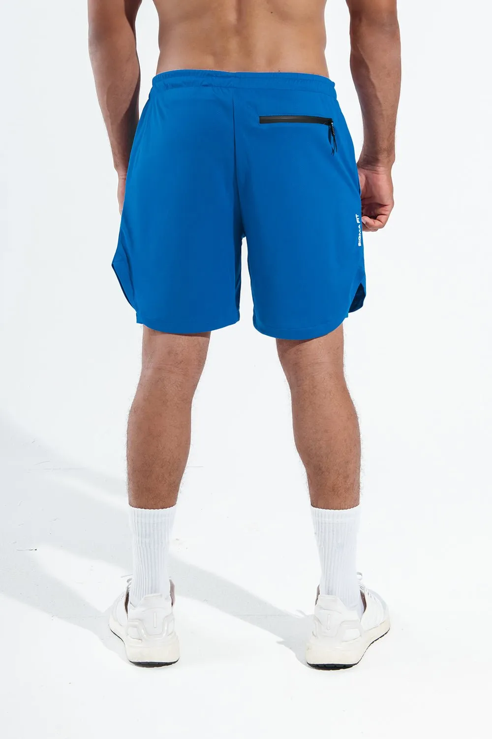 SkyDiver Maverik Short Everyday Active vacation look