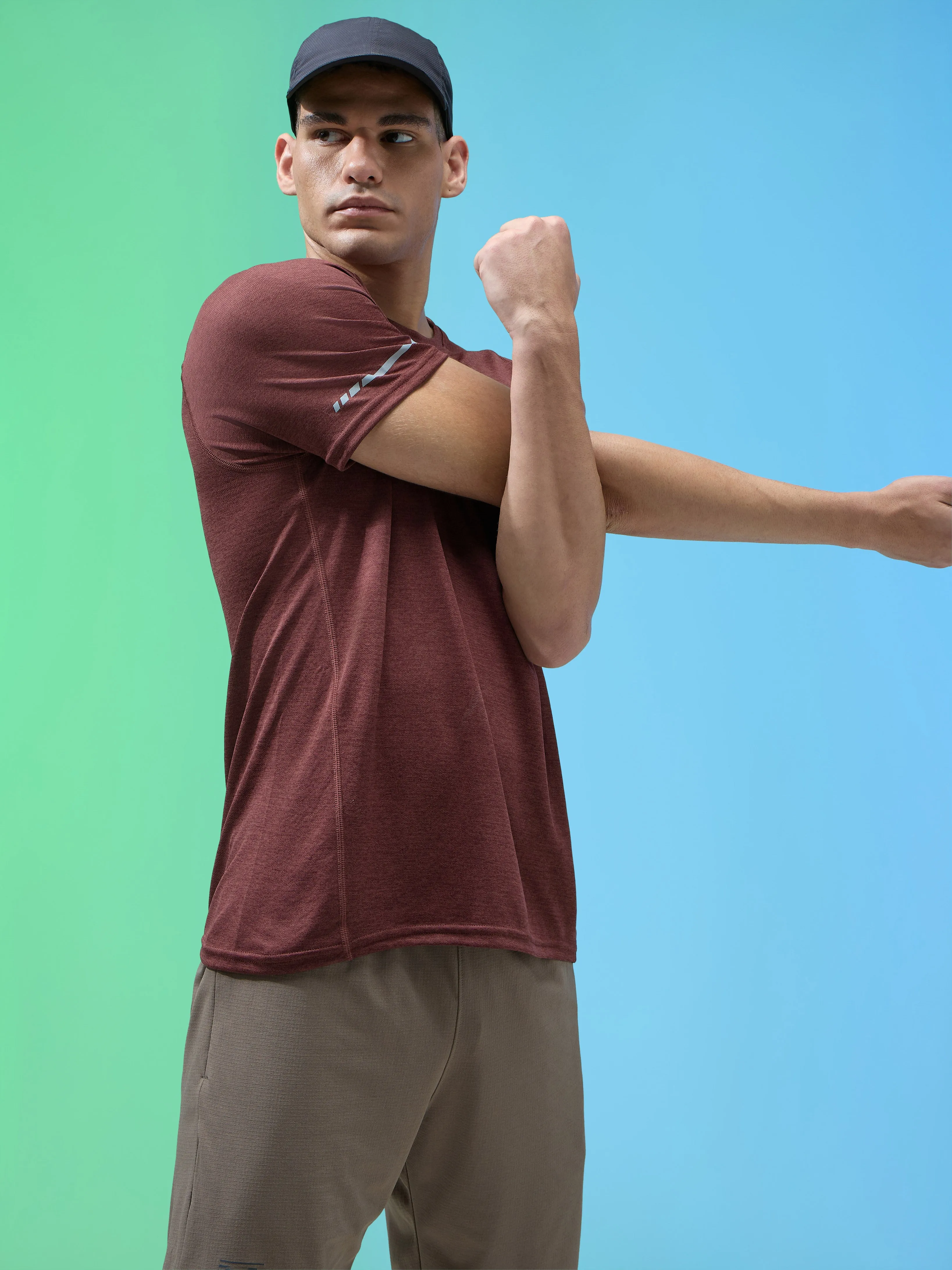 Men Melange Slim Fit Crew Neck T-shirt with MELANGE Beach relaxation