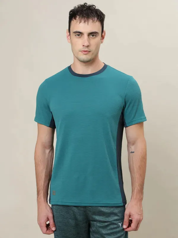 Men Colorblock Slim Fit Crew Neck T-shirt with TECHNO COOL  Casual Layer Look