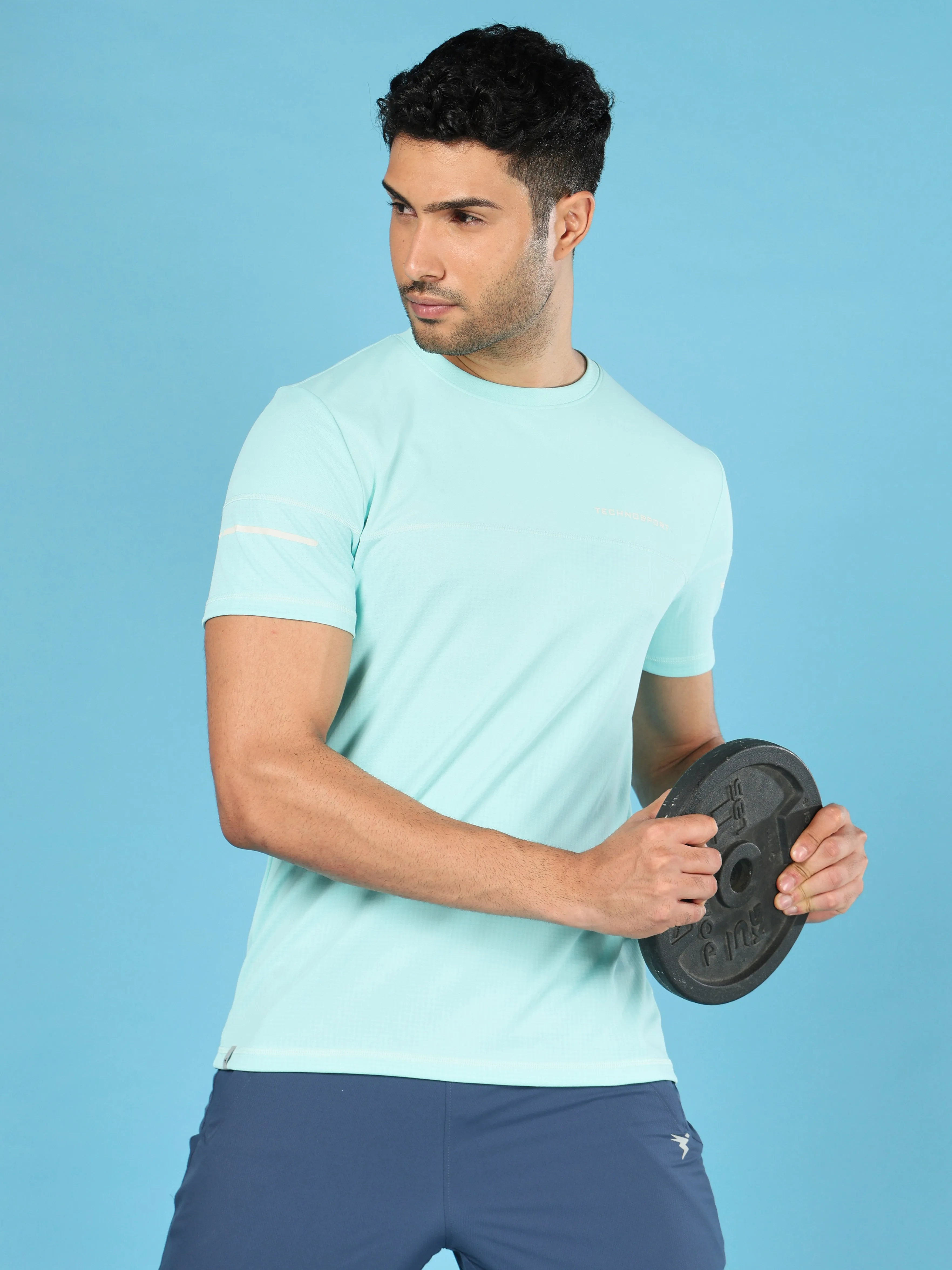 Relaxed Torso Fit Easy Comfort Men Solid Slim Fit Crew Neck T-shirt with DOUBLE COOL