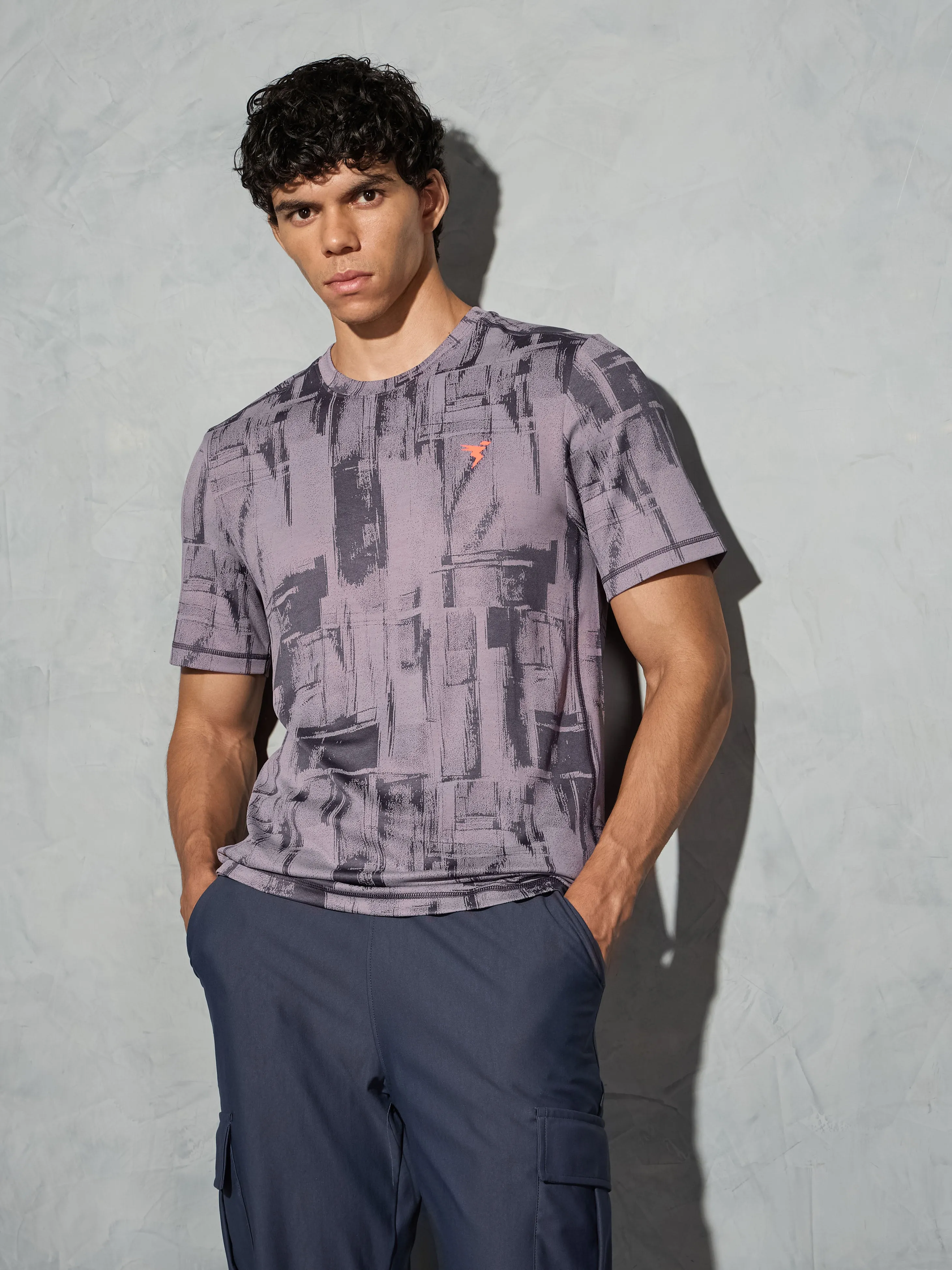 Men Jacquard Slim Fit Crew Neck T-shirt with DOUBLE COOL WrinkleResistant