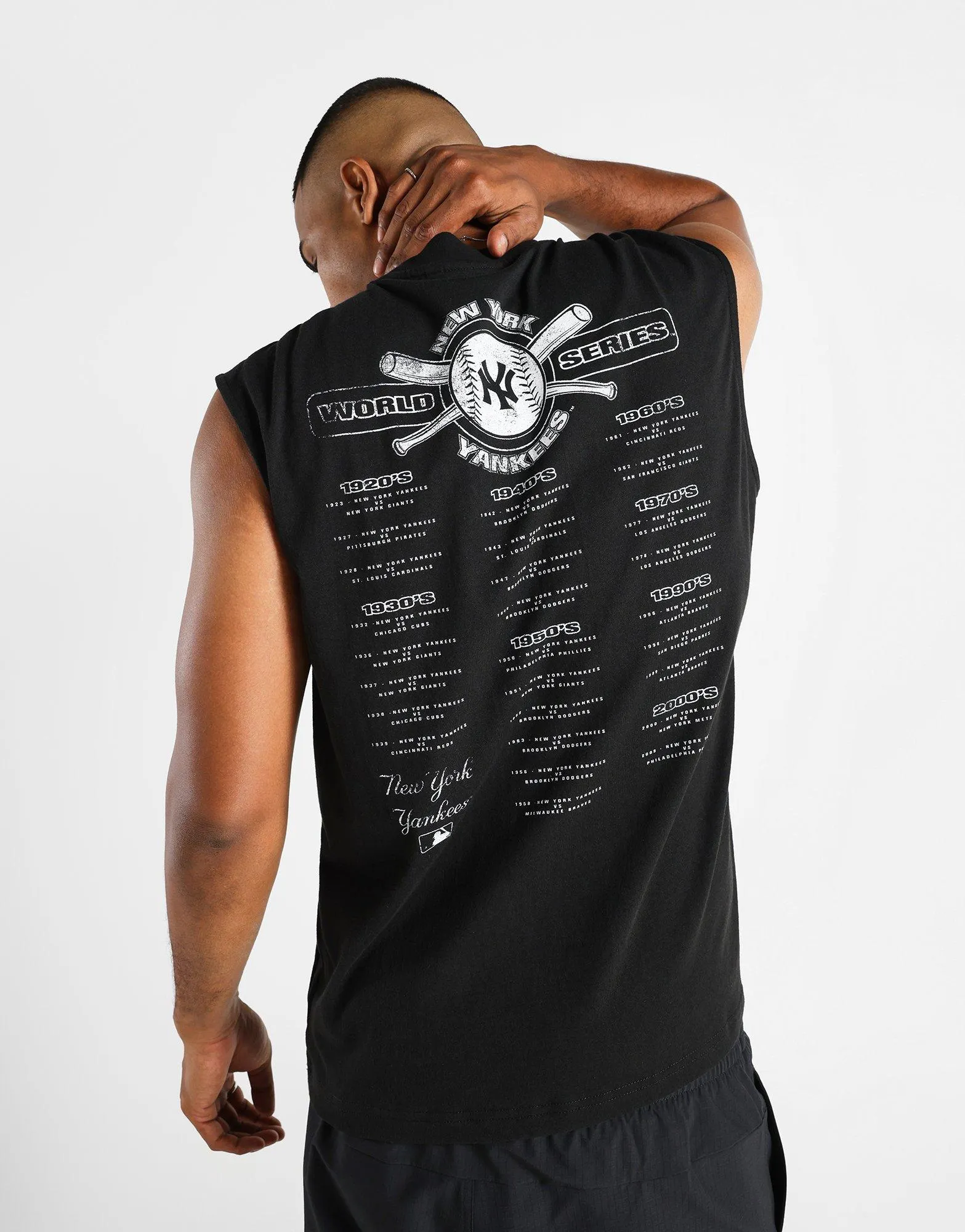 Decades Win Tank Top Relaxed Design Lightweight Weave