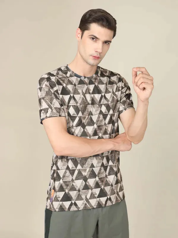 Men Abstract Print Slim Fit Crew Neck T-shirt with TECHNO COOL  Formal Elegance