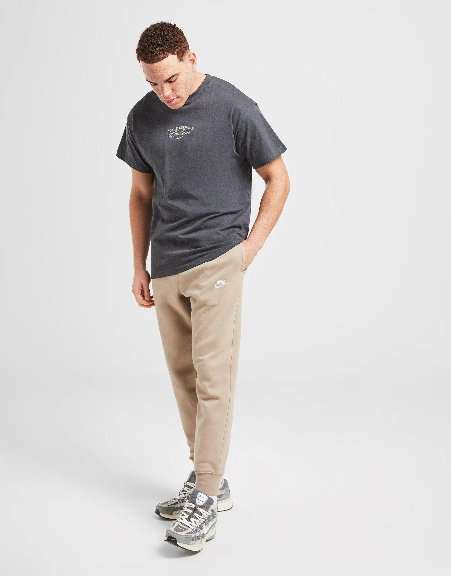 ????? ?????? Sportswear Club | ????? Moisture control Track Leggings