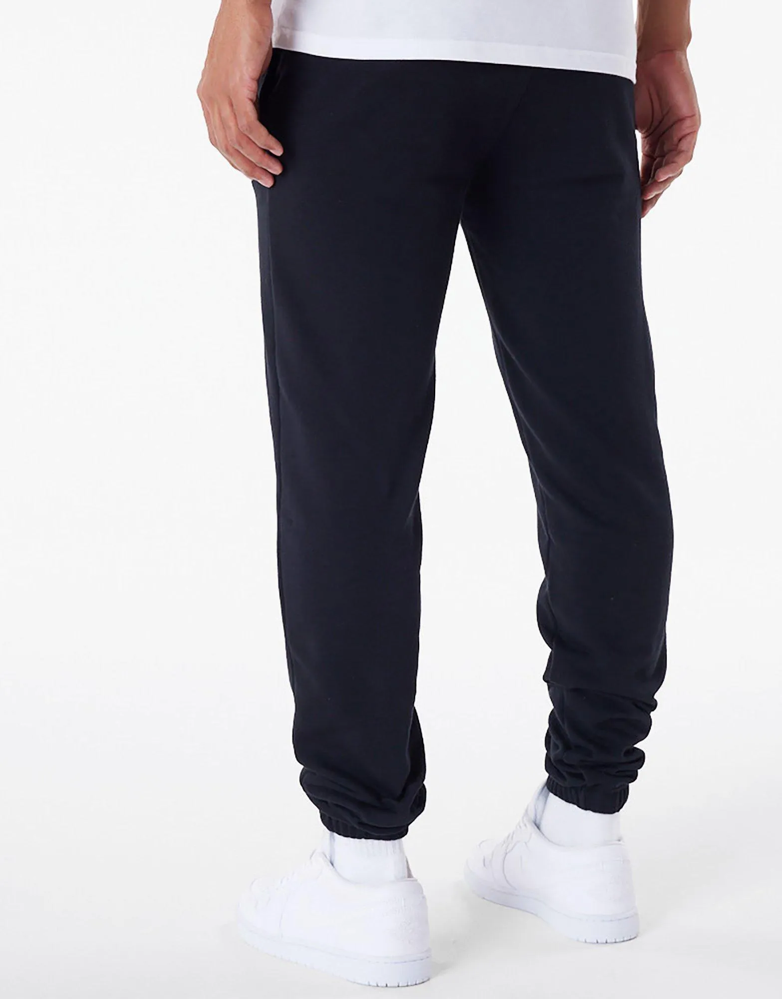 ????? ?????? ???? Essential | ????? Performance Shorts Capri