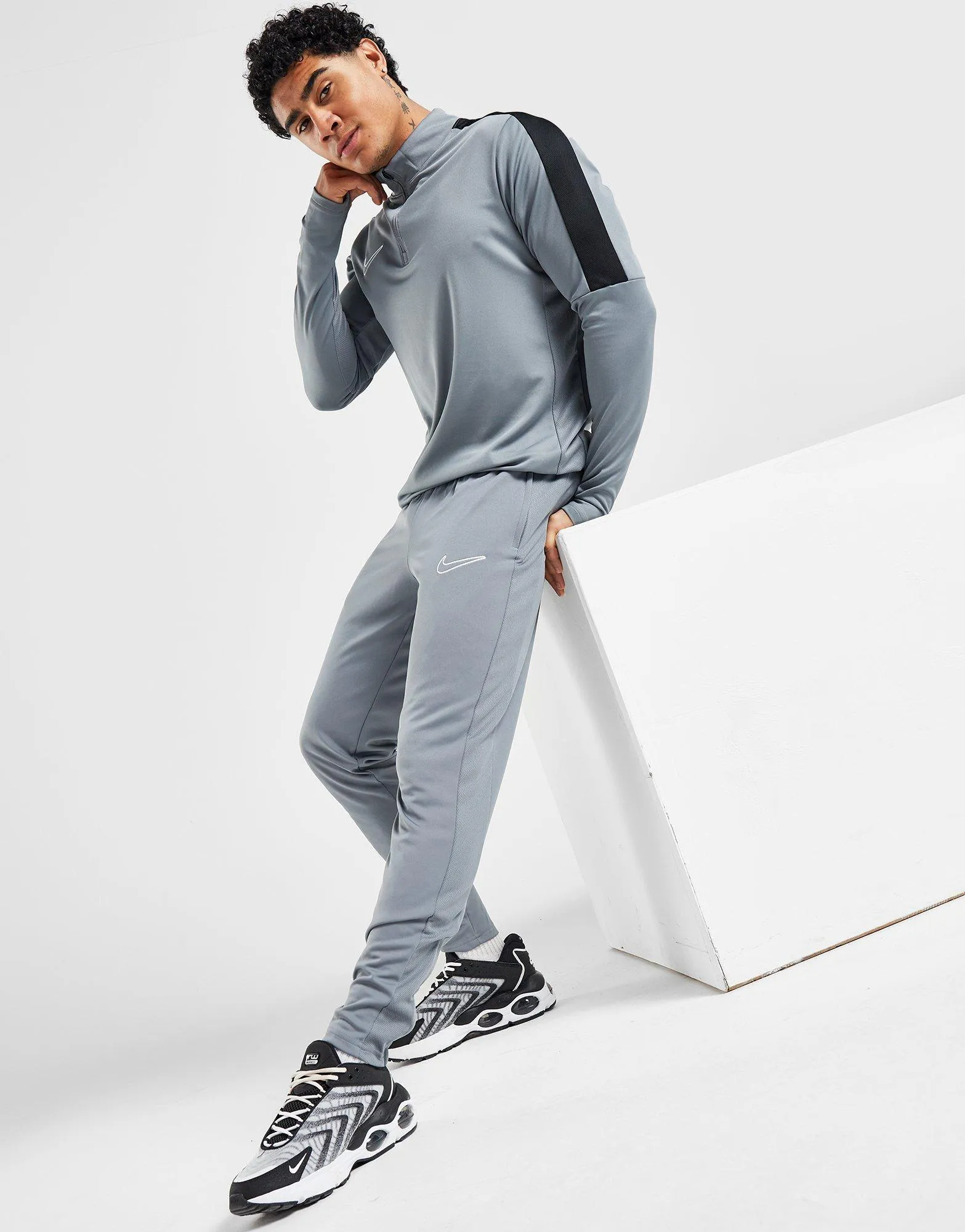 Lightweight Knit Material ????? ???? Academy 23 | ?????