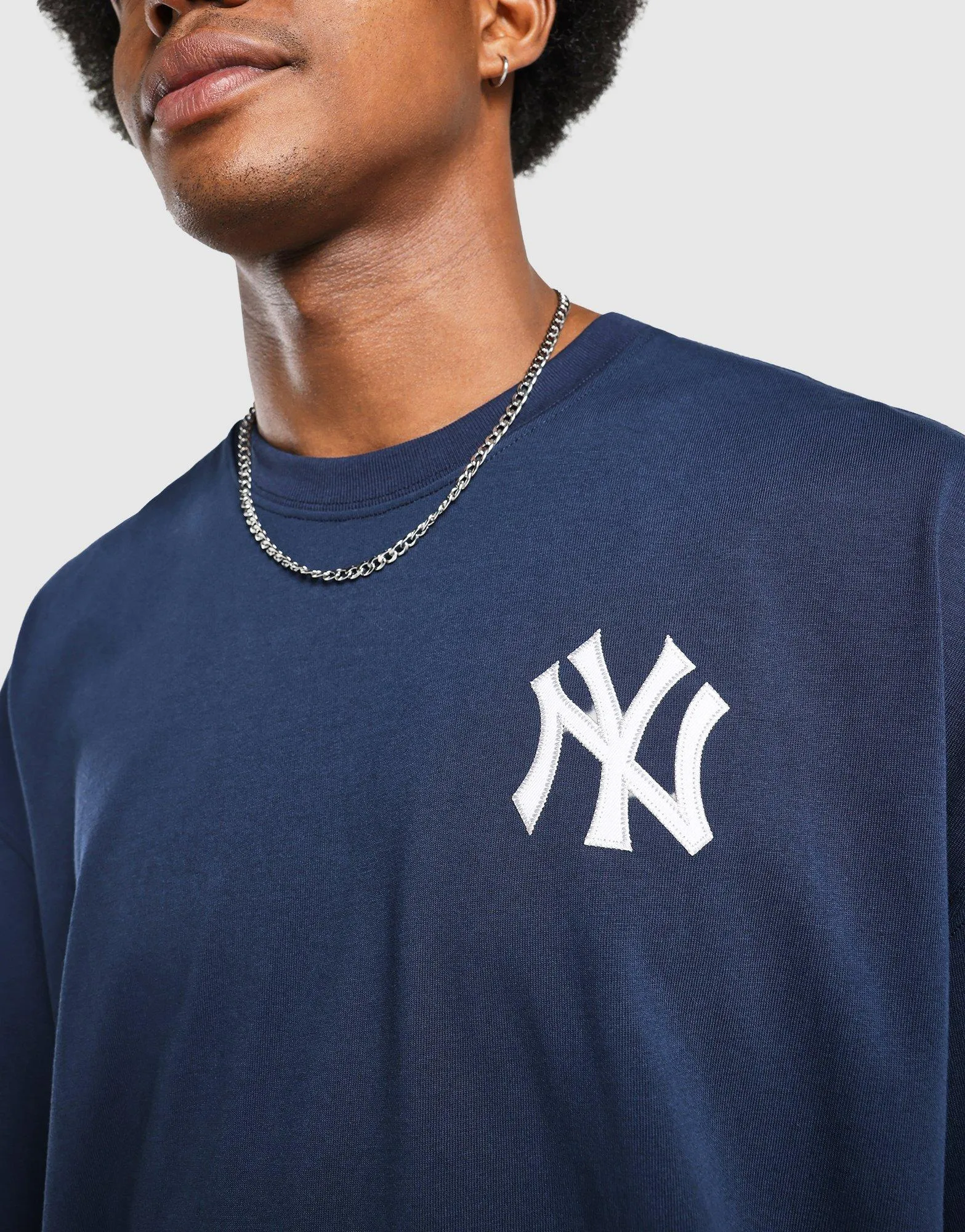 Yankees Script Oversized T-Shirt Versatile Piece Fit Flex