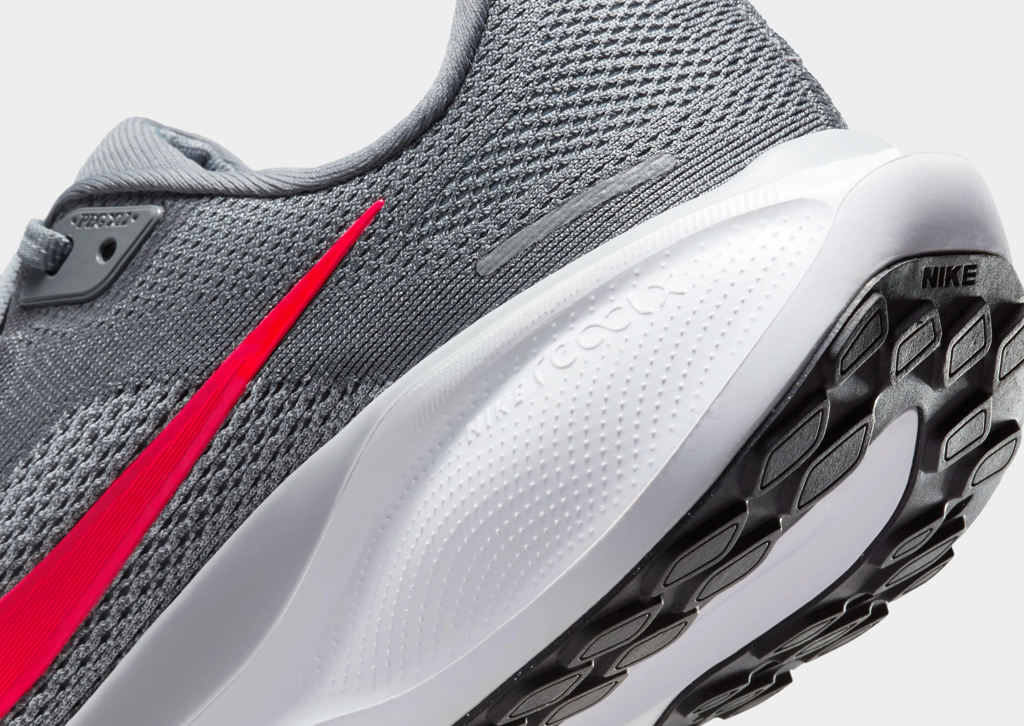 multi - color running gear Pegasus 41