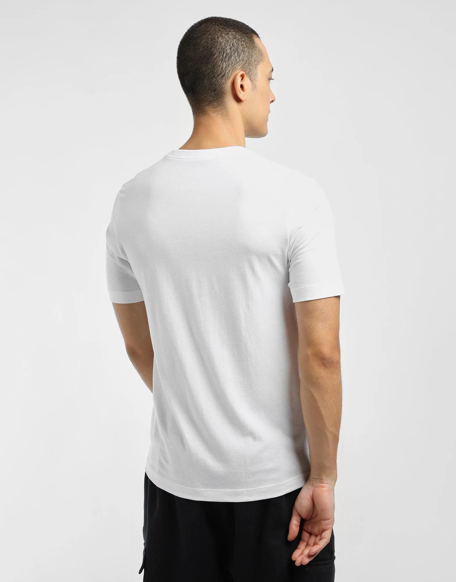 Sportswear Club T-Shirt NonIrritatingTags Urban Fashion Look