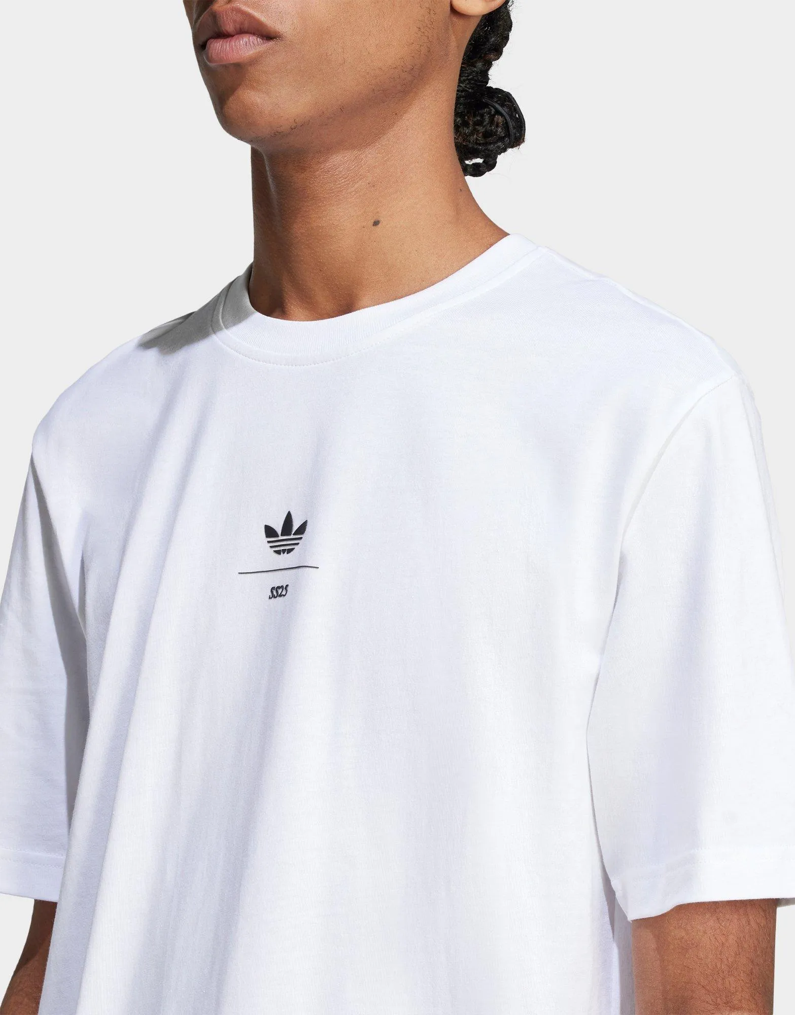 Tubular Knit Structure Day-to-Night Look Trefoil Series T-shirt