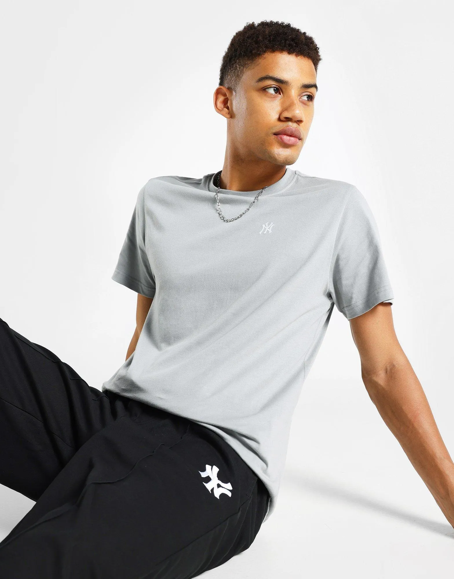 Soft And Comfortable NY Yankees Table T-Shirt