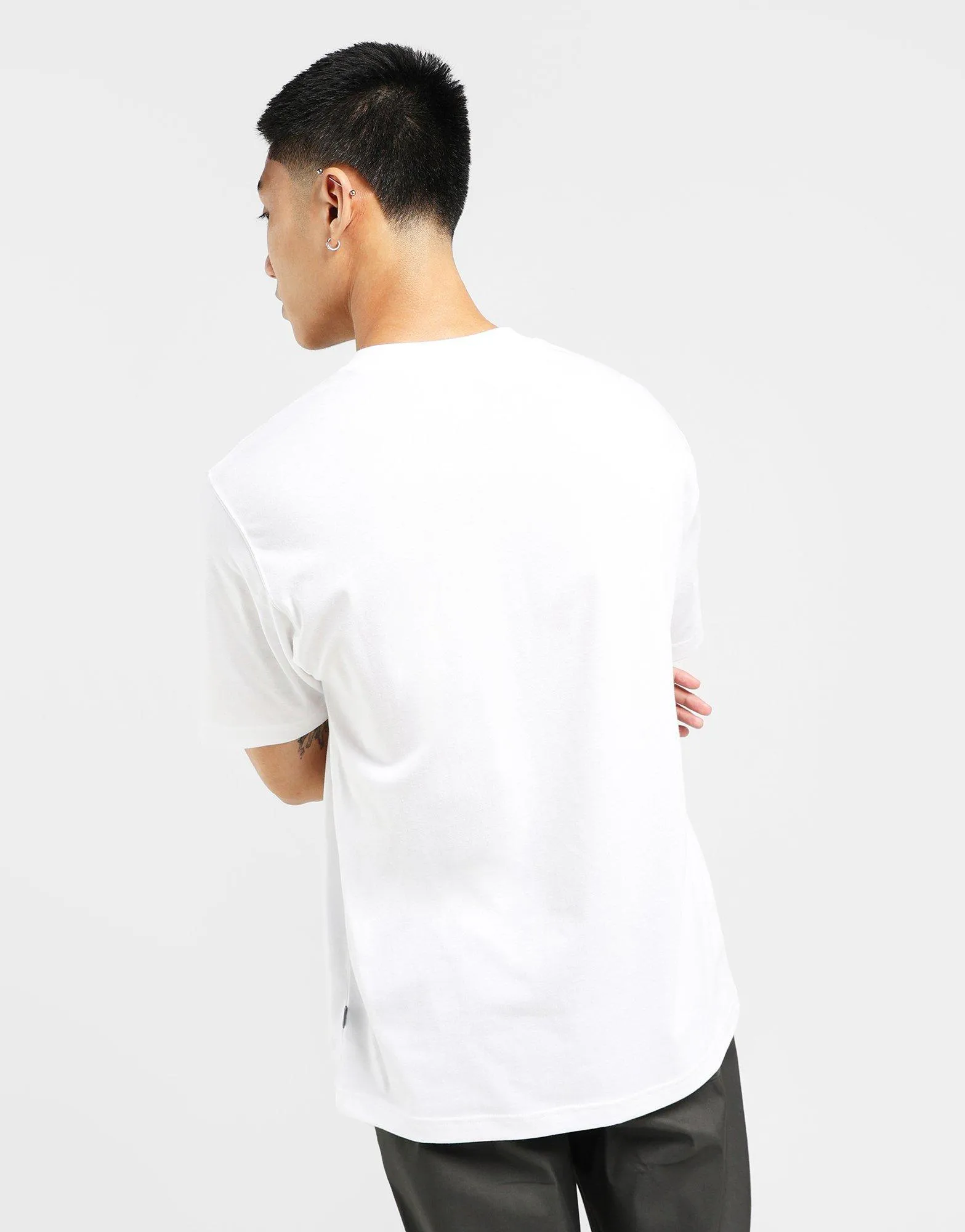 Small Logo T-Shirt Flexible Ribbed Cuffs Comfortable Layering