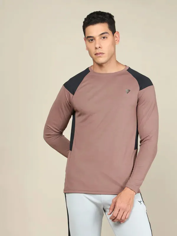 Men Colorblock Slim Fit Crew Neck T-shirt with TECHNO COOL  Seasonal Comfort Style QuickDry Material