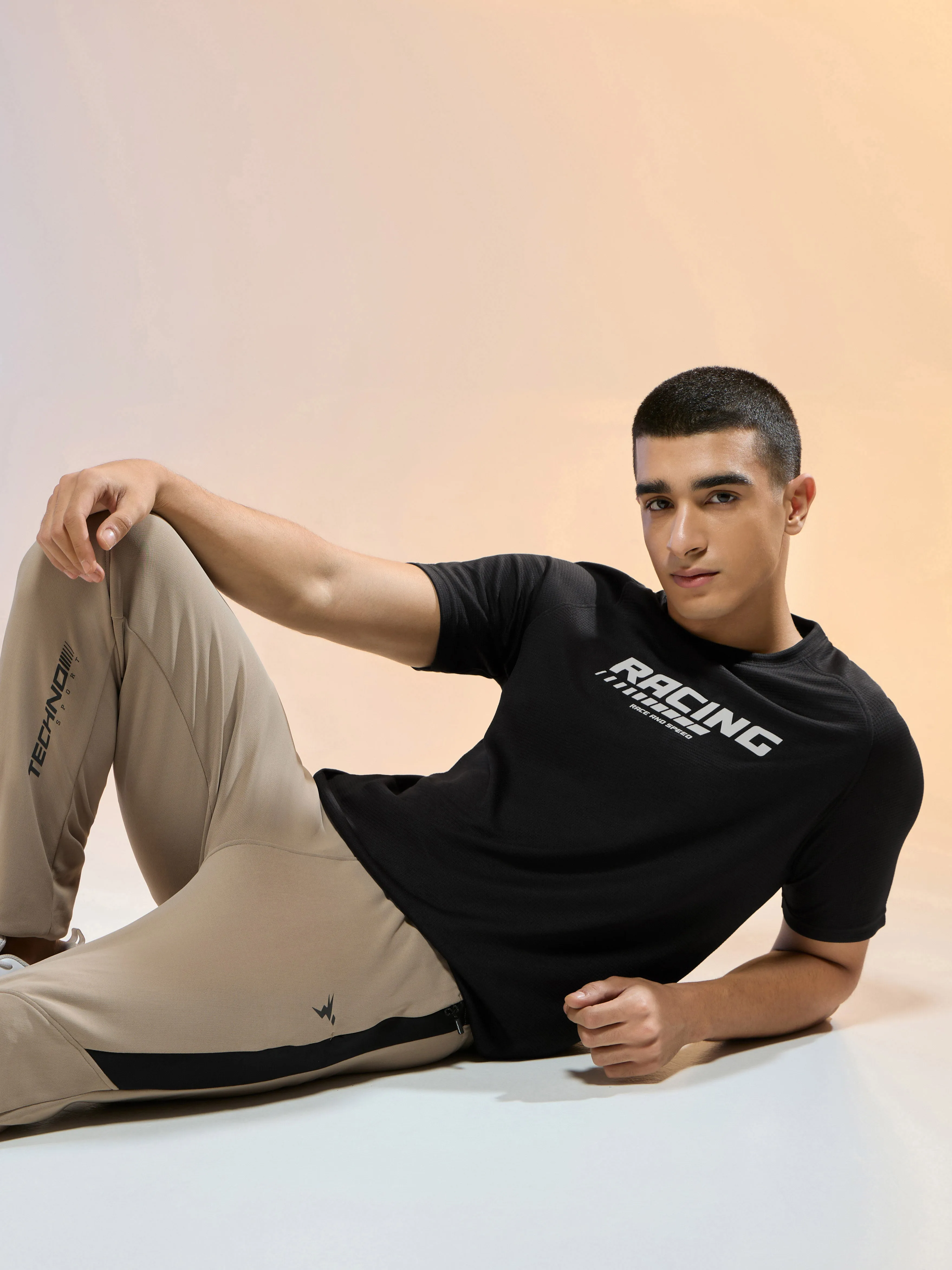 Relaxed T-shirt Friend Vibe Men Typography Printed Slim Fit Round Neck Sports T-shirt with TECHNOCOOL 