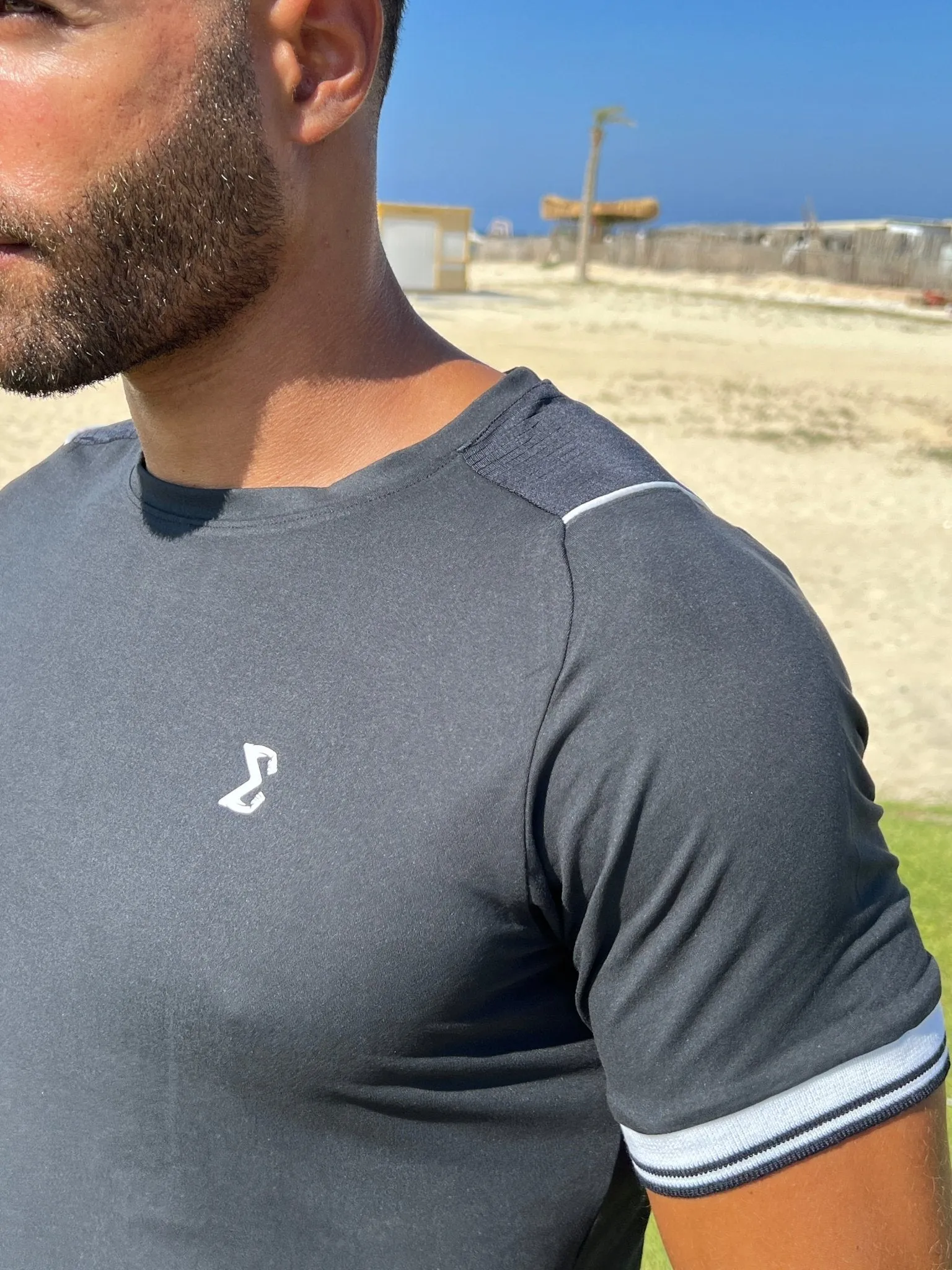 REG-FIT T Black DoubleLayered Train Ease