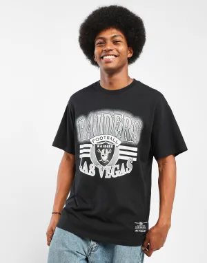 Athletic Arch Glow Stripe T-Shirt sporty and comfortable