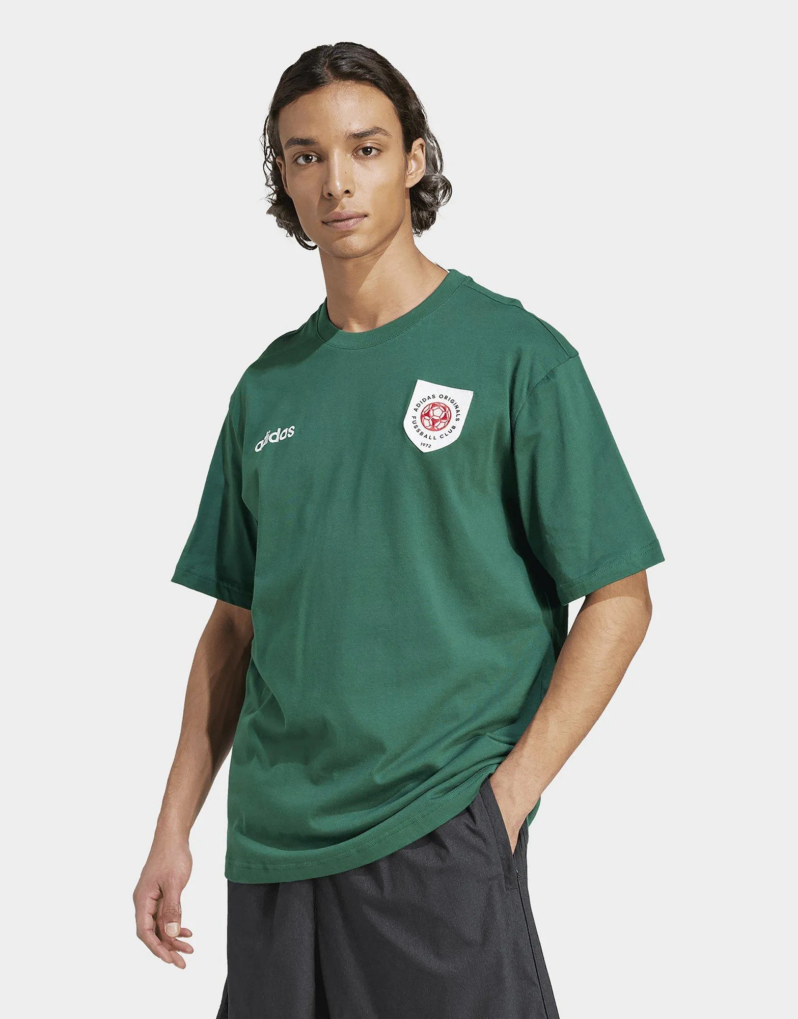 Fashion Ready Classic Cut Badge Graphic T-Shirt