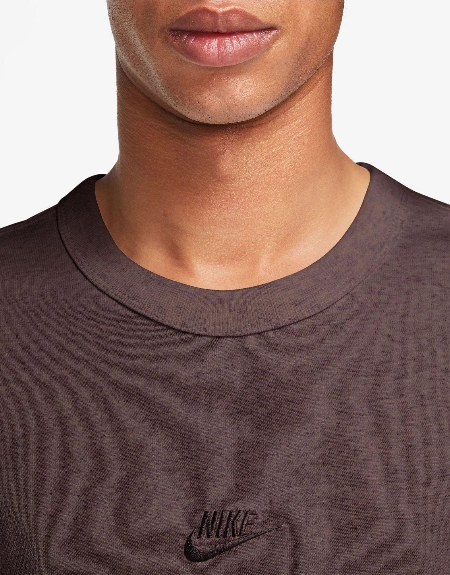 Sportswear Premium Essentials T-Shirt Soft and Light Wear