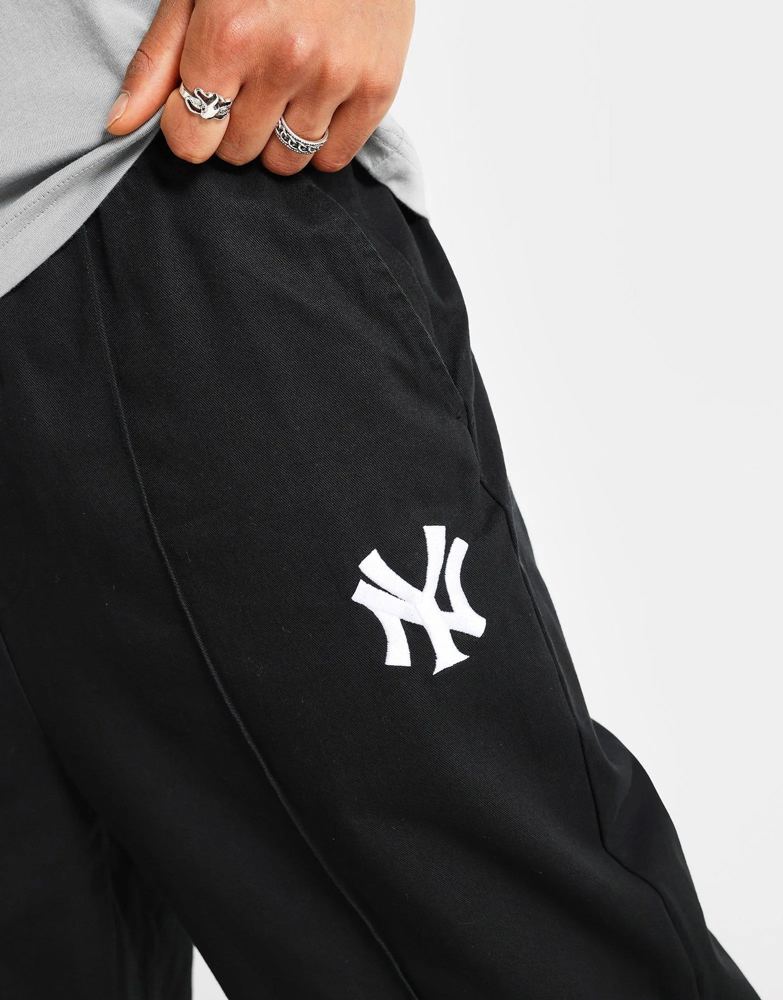 NY Yankees Pleat Pant Four Way Stretch