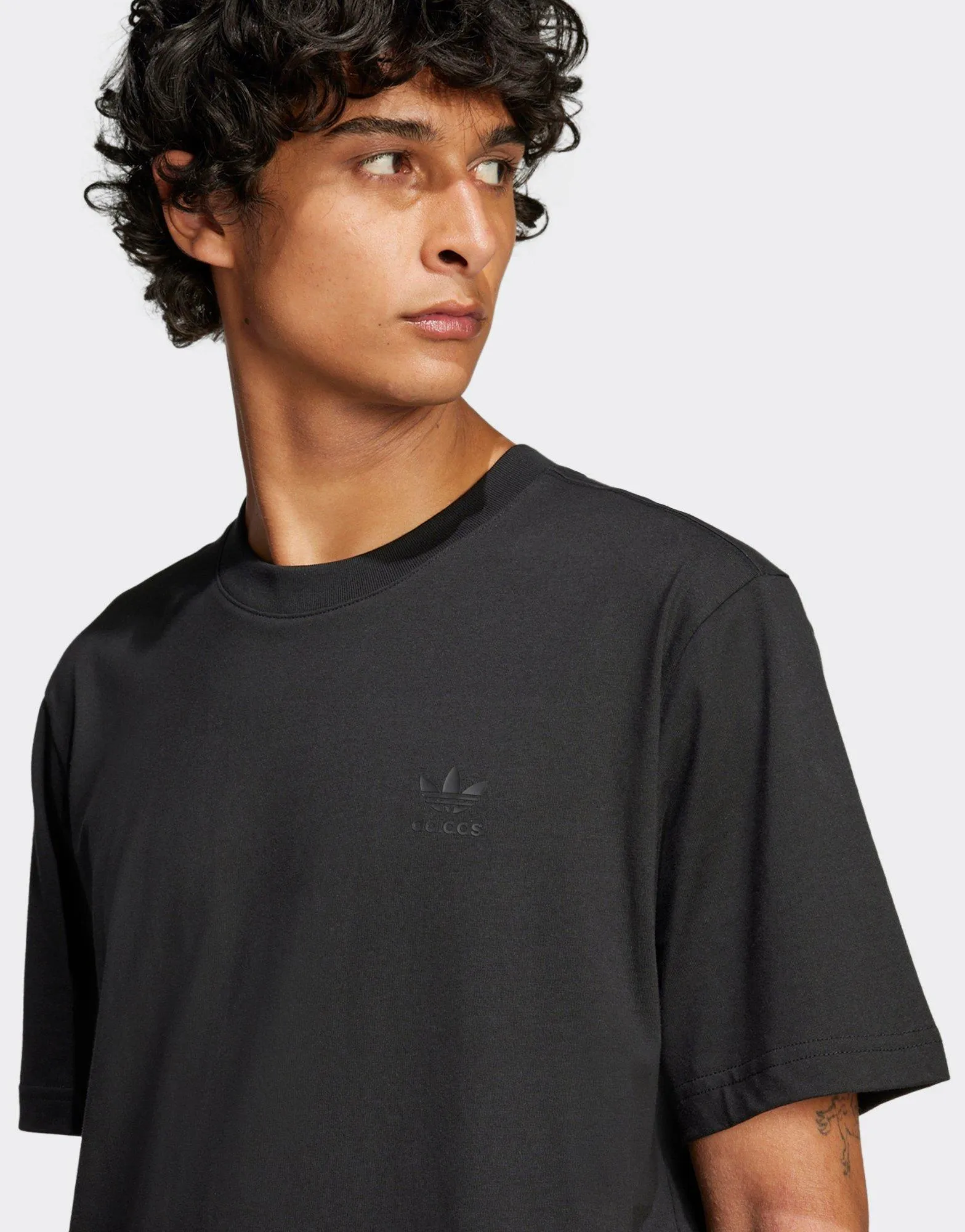 Lightweight Fabric Performance Stretch Trefoil Series T-Shirt