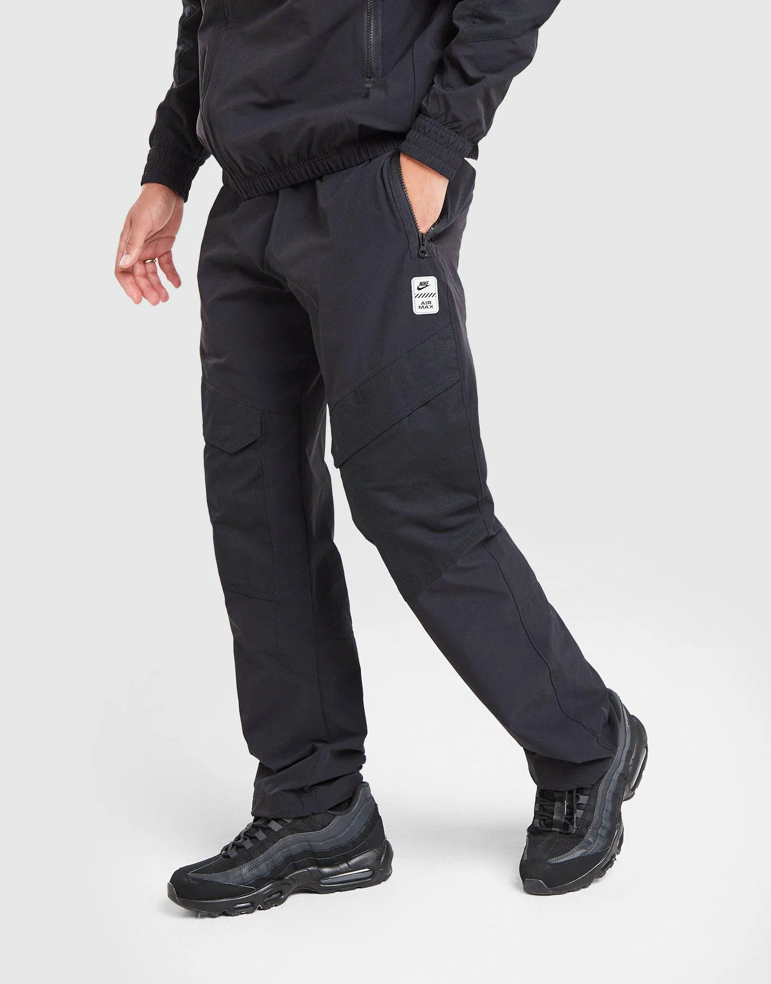 Air Max Woven Cargo Pants Relaxed fit wear