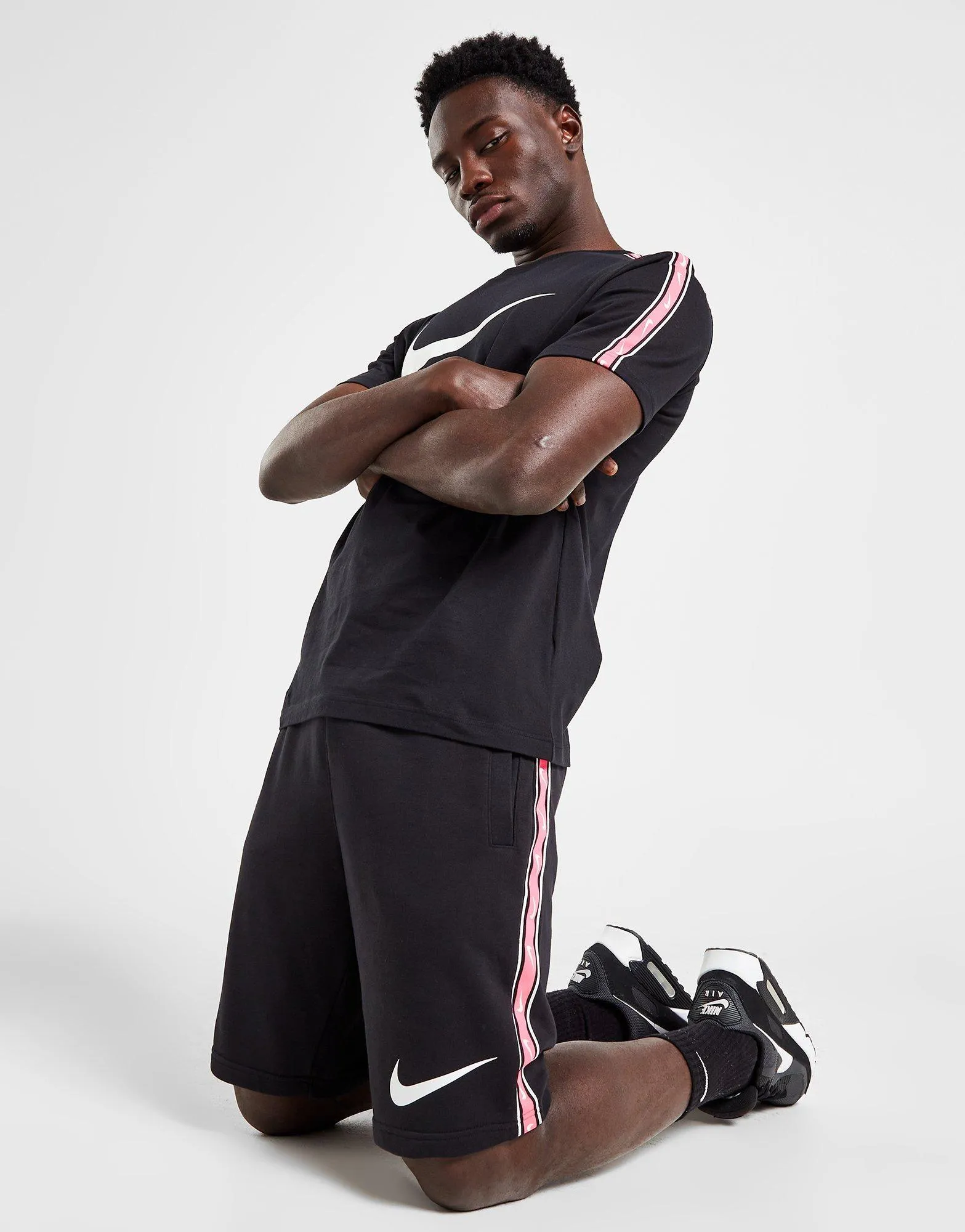 Regular Fit ??????? ????? Swoosh Repeat | ?????