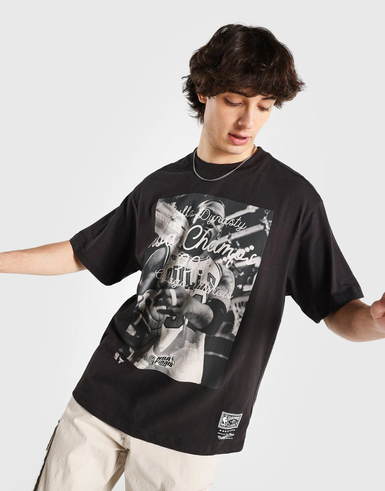 Dynasty T-Shirt Bulls Casual Layering Wear TaglessDesign