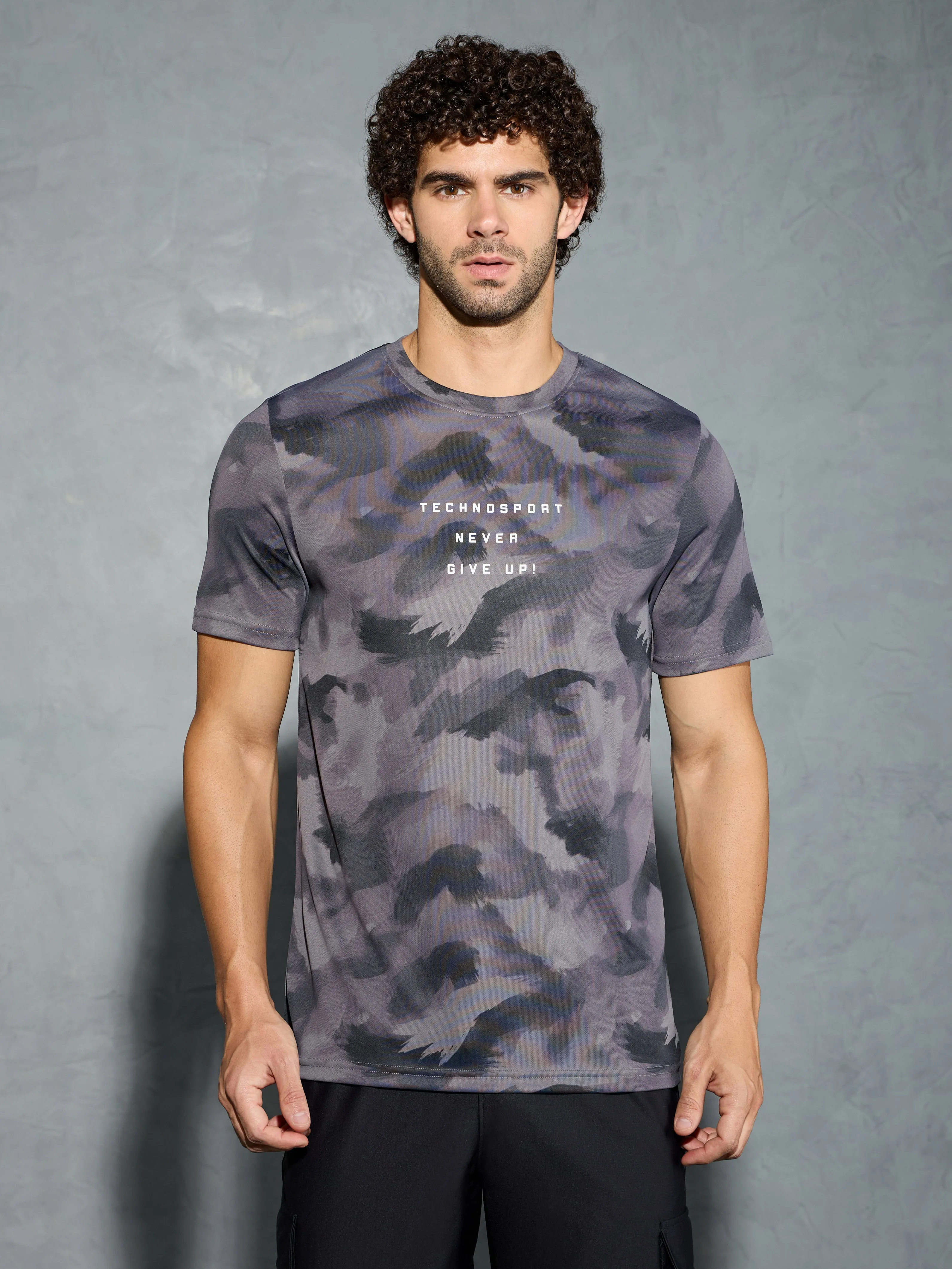 Outdoor Pants Men Printed Slim Fit Round Neck T-shirt with TECHNOCOOL 