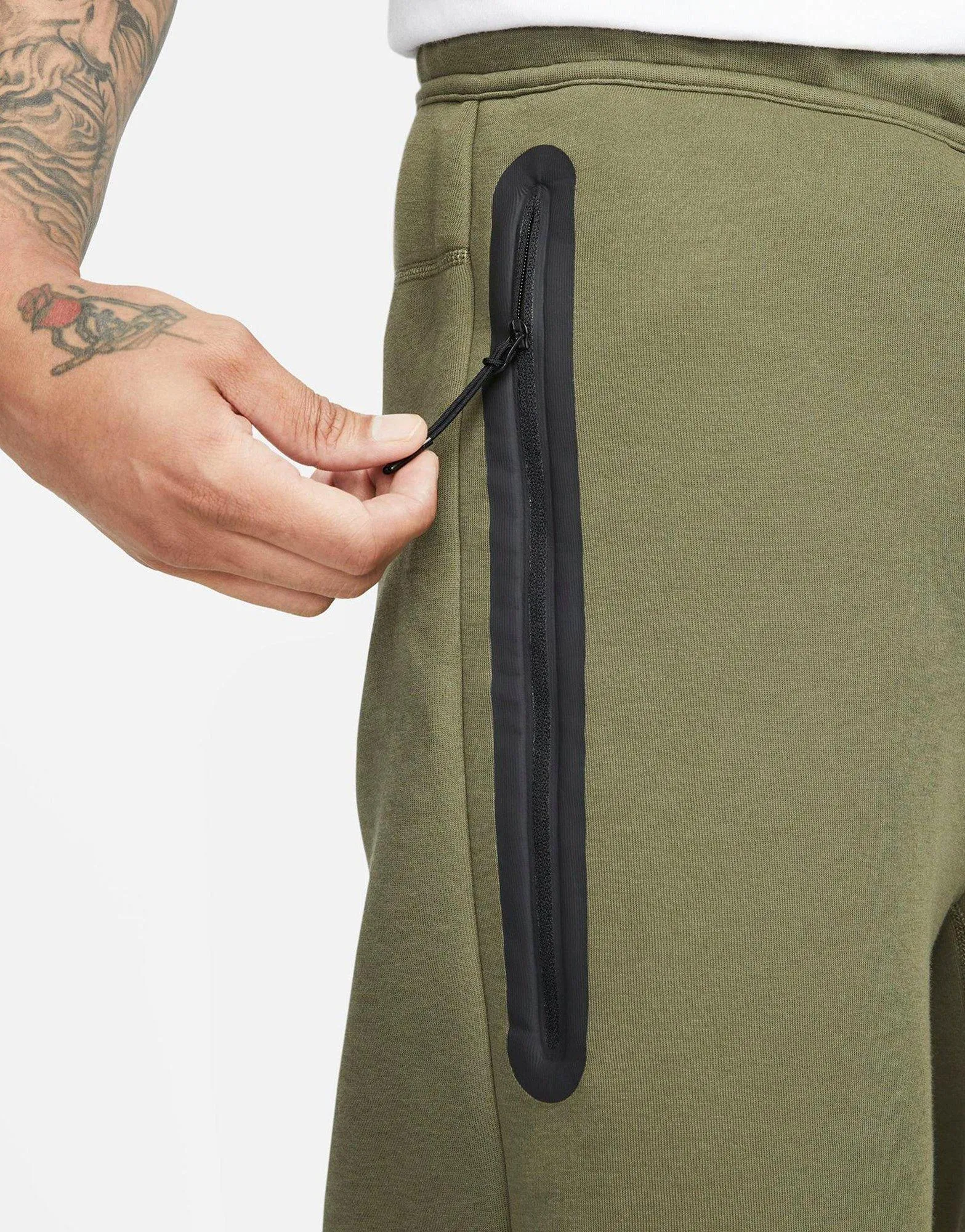 Comfy Shape ????? ?????? ????? Tech Fleece | ?????