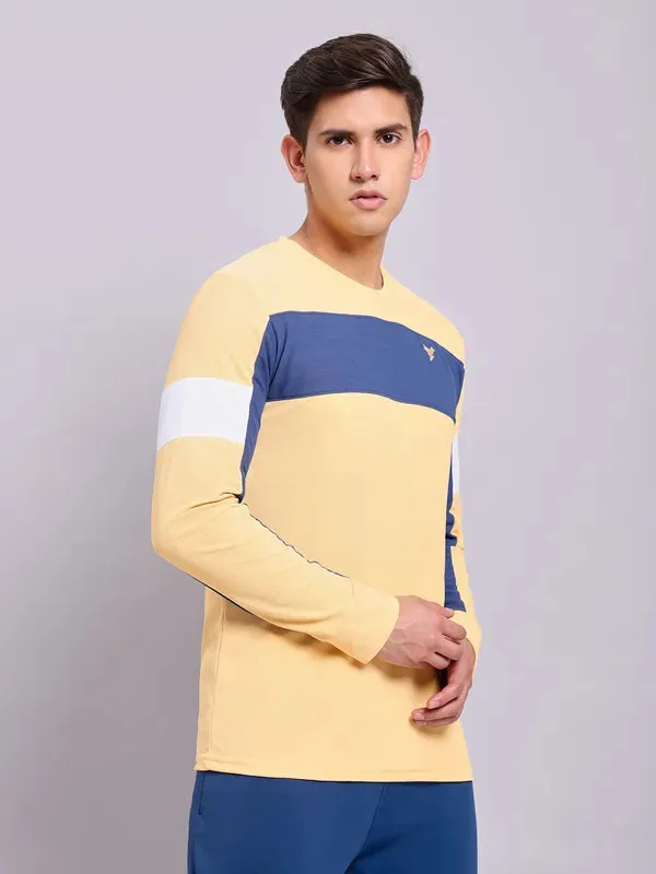 Men Colorblock Slim Fit Crew Neck T-shirt with TECHNOLITE Simple and Comfortable