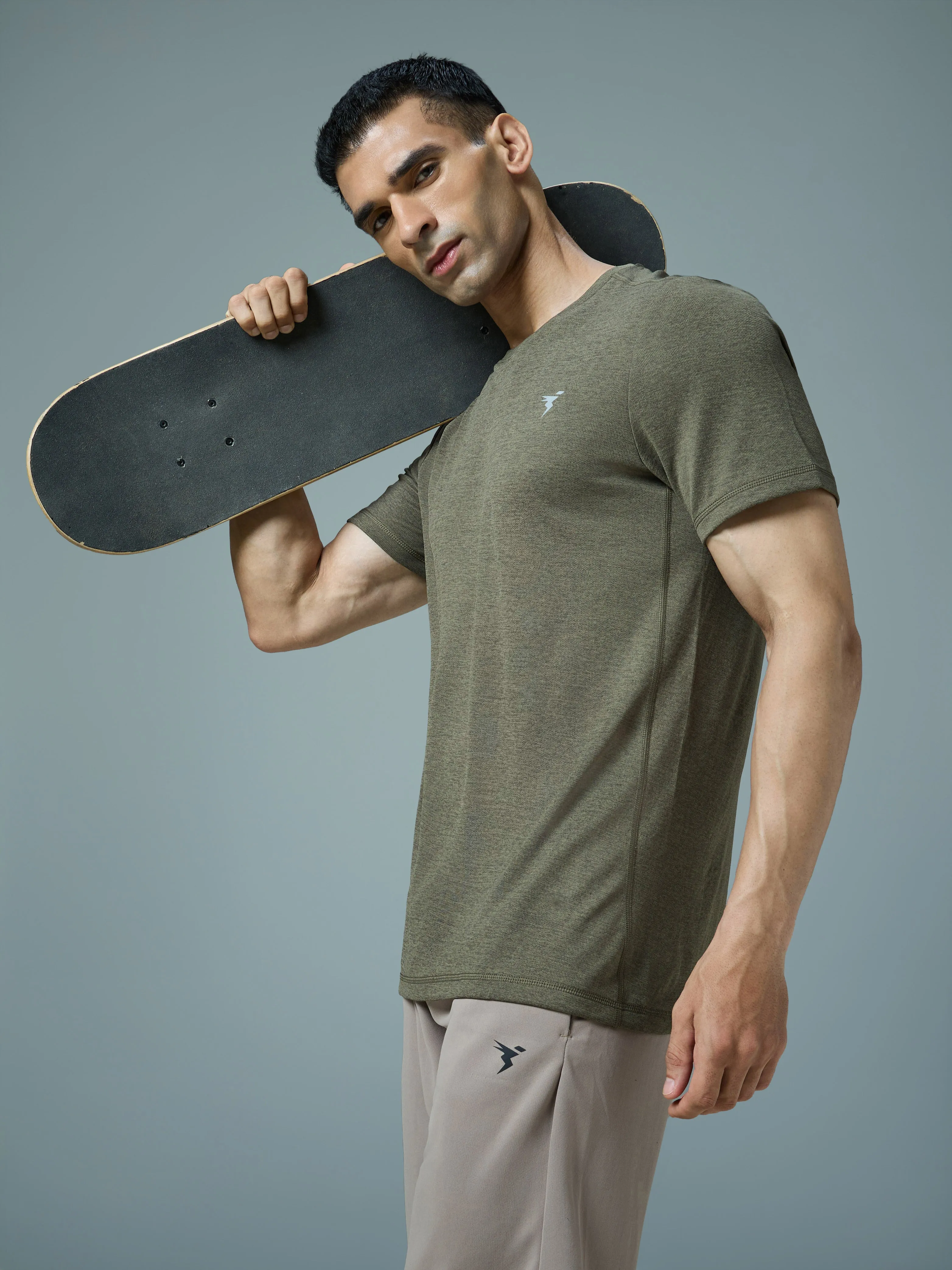 Men Solid Slim Fit Crew Neck T-shirt with DOUBLE COOL Urban Smart