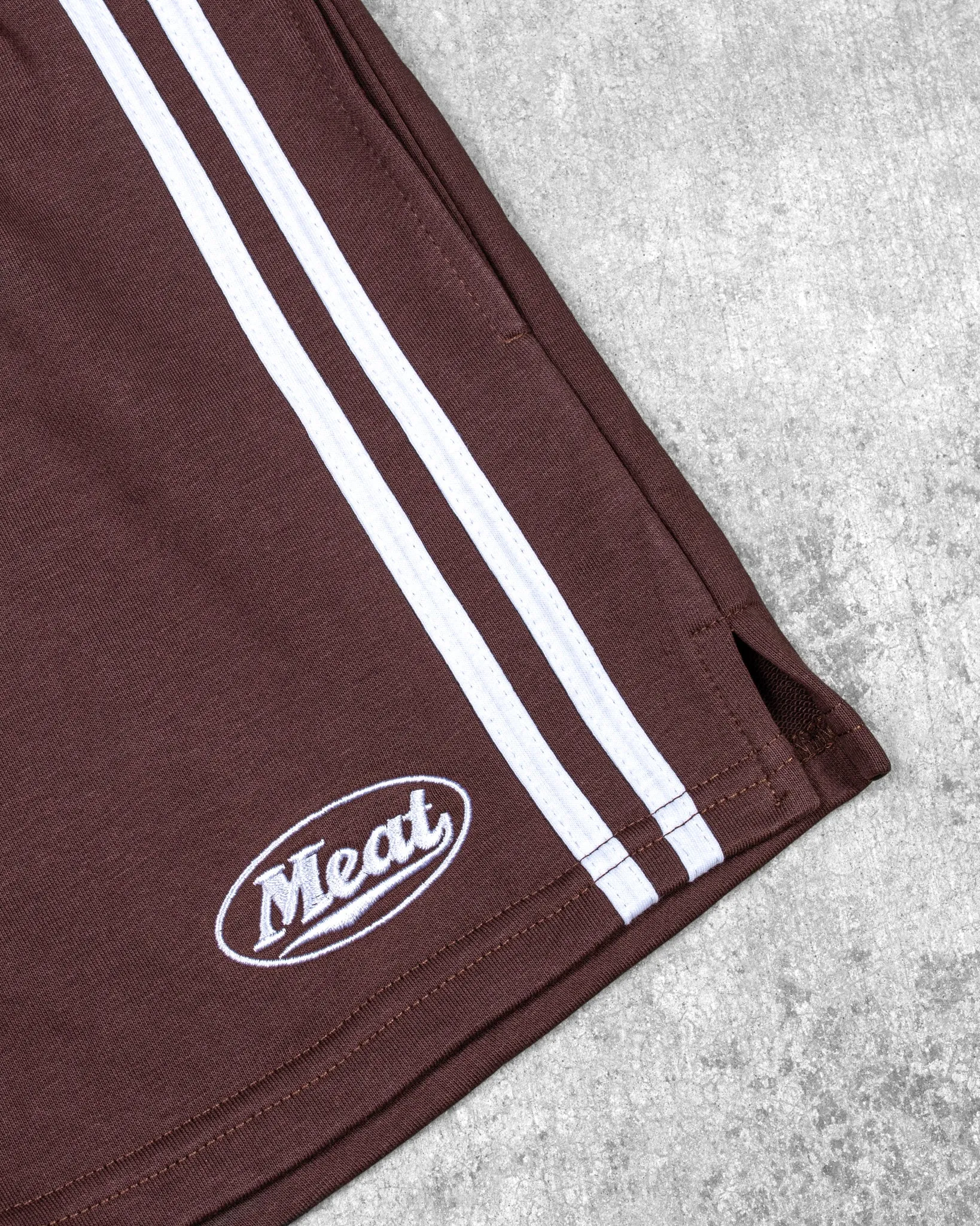 SQUATTING SHORTS ?C ATHLETIC / BROWN Chic Design