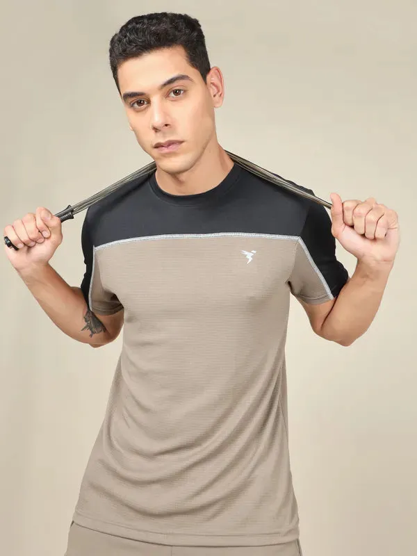 Men Colorblock Slim Fit Crew Neck T-shirt with TECHNO COOL  Layering Must-Have