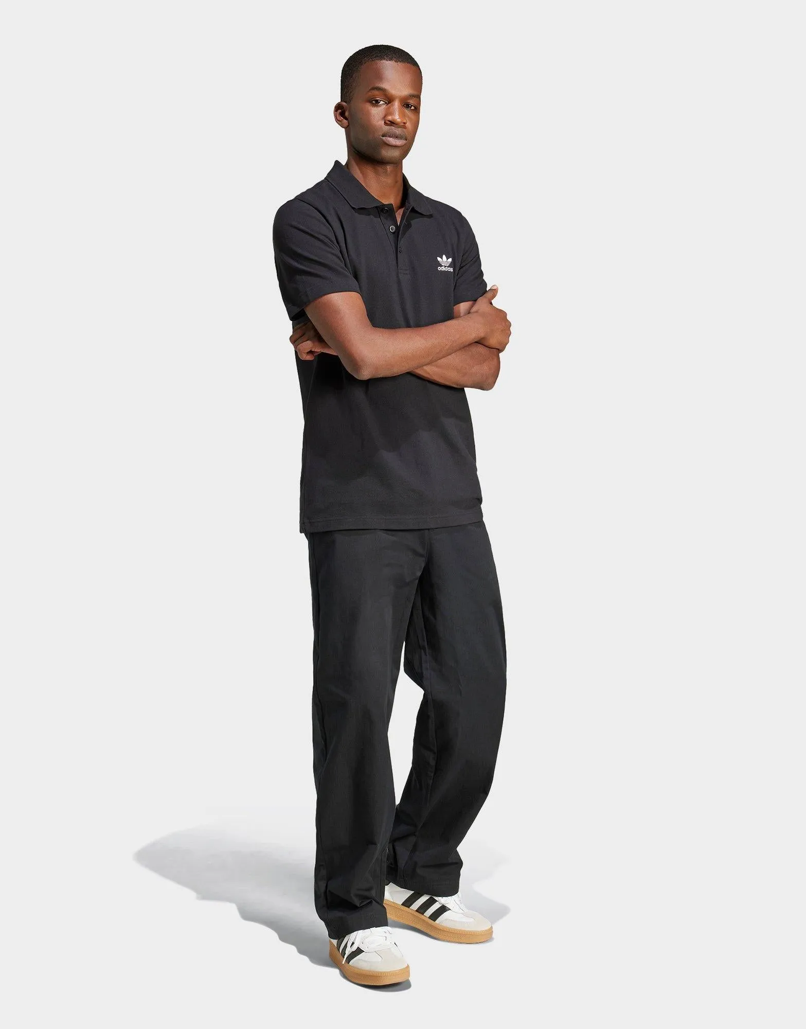 Trefoil Essentials Chinos Chill Look
