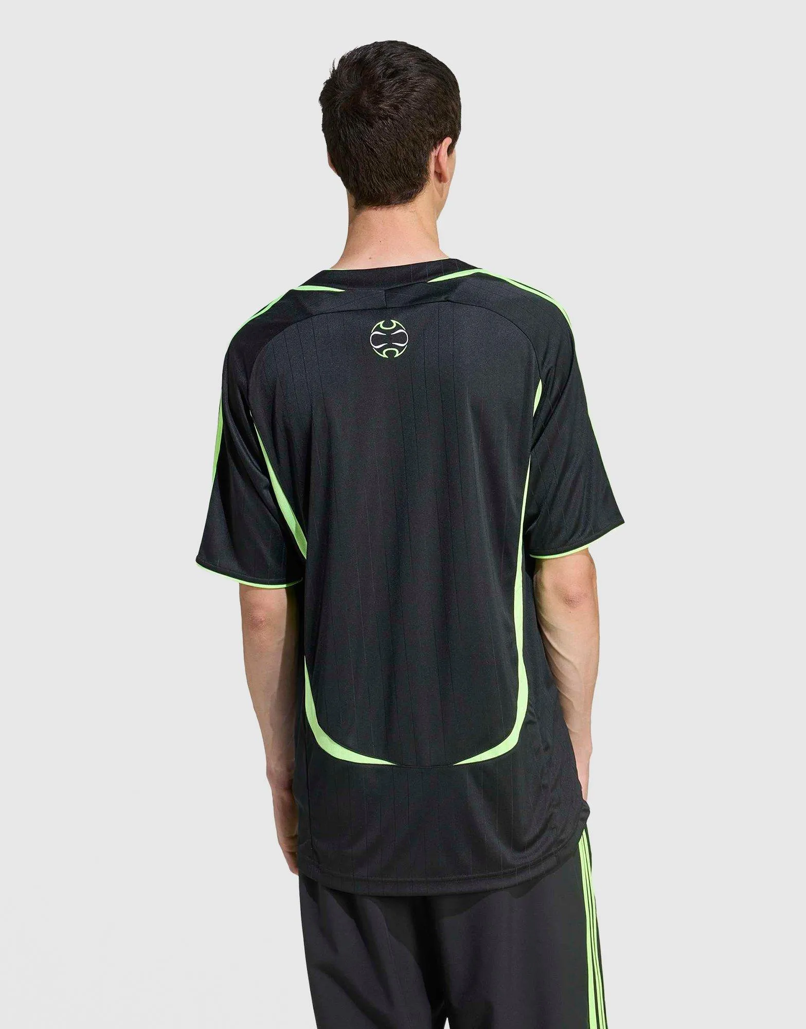 Teamgeist Adicolor T-Shirt Versatile Outfit