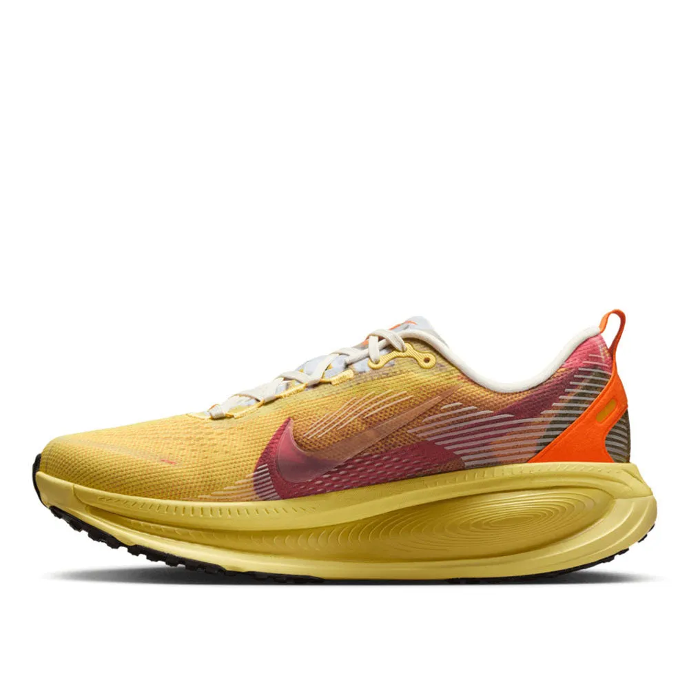Lace Up Closure Design Nike Men's Vomero 18 SE Road Running Shoes