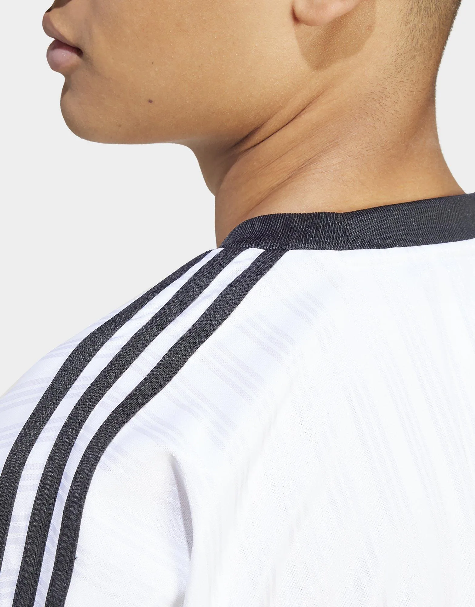 Adicolor T-Shirt Layered Comfort Micro Perforation