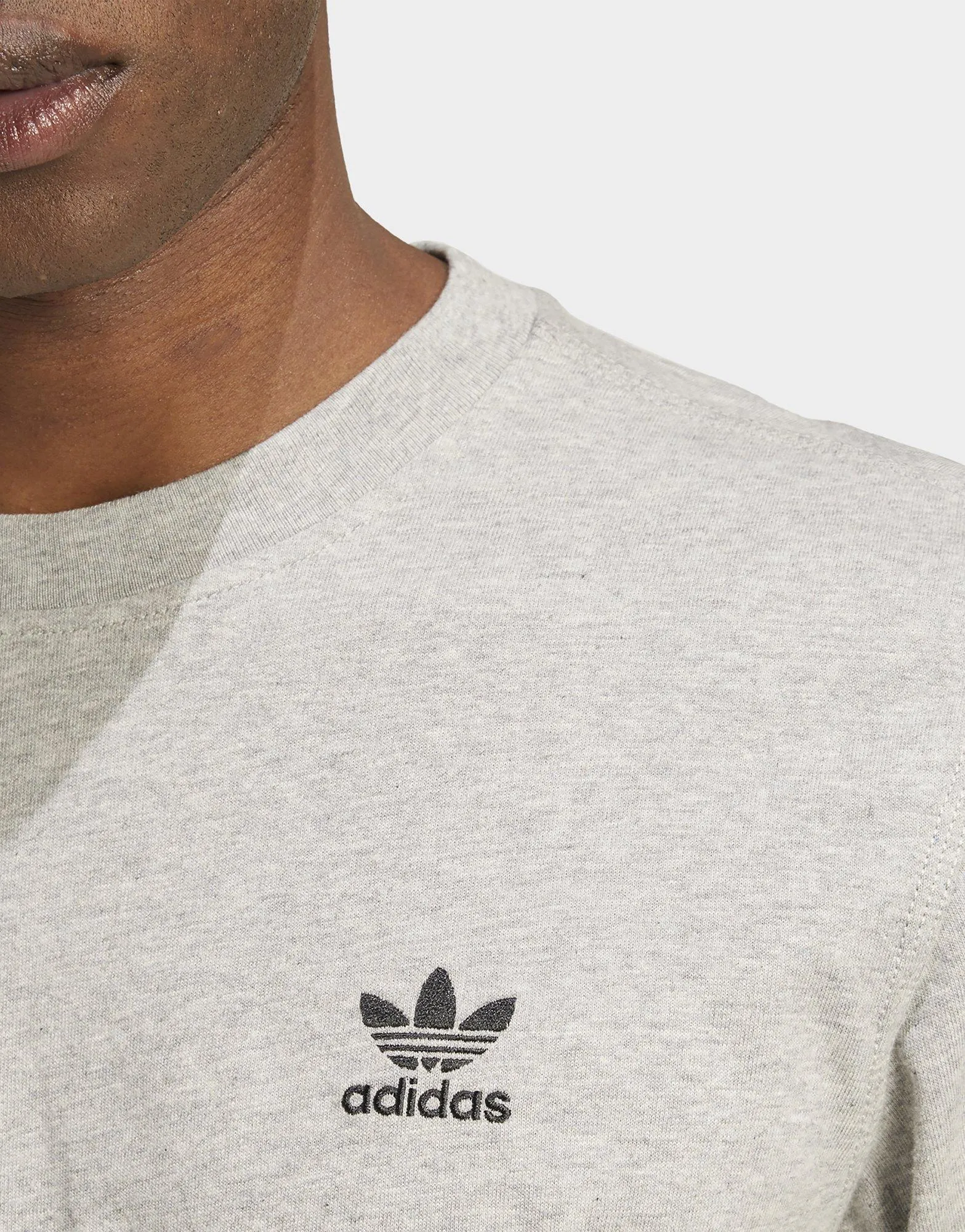 Chilly Weather Style Trefoil Essentials T-shirt